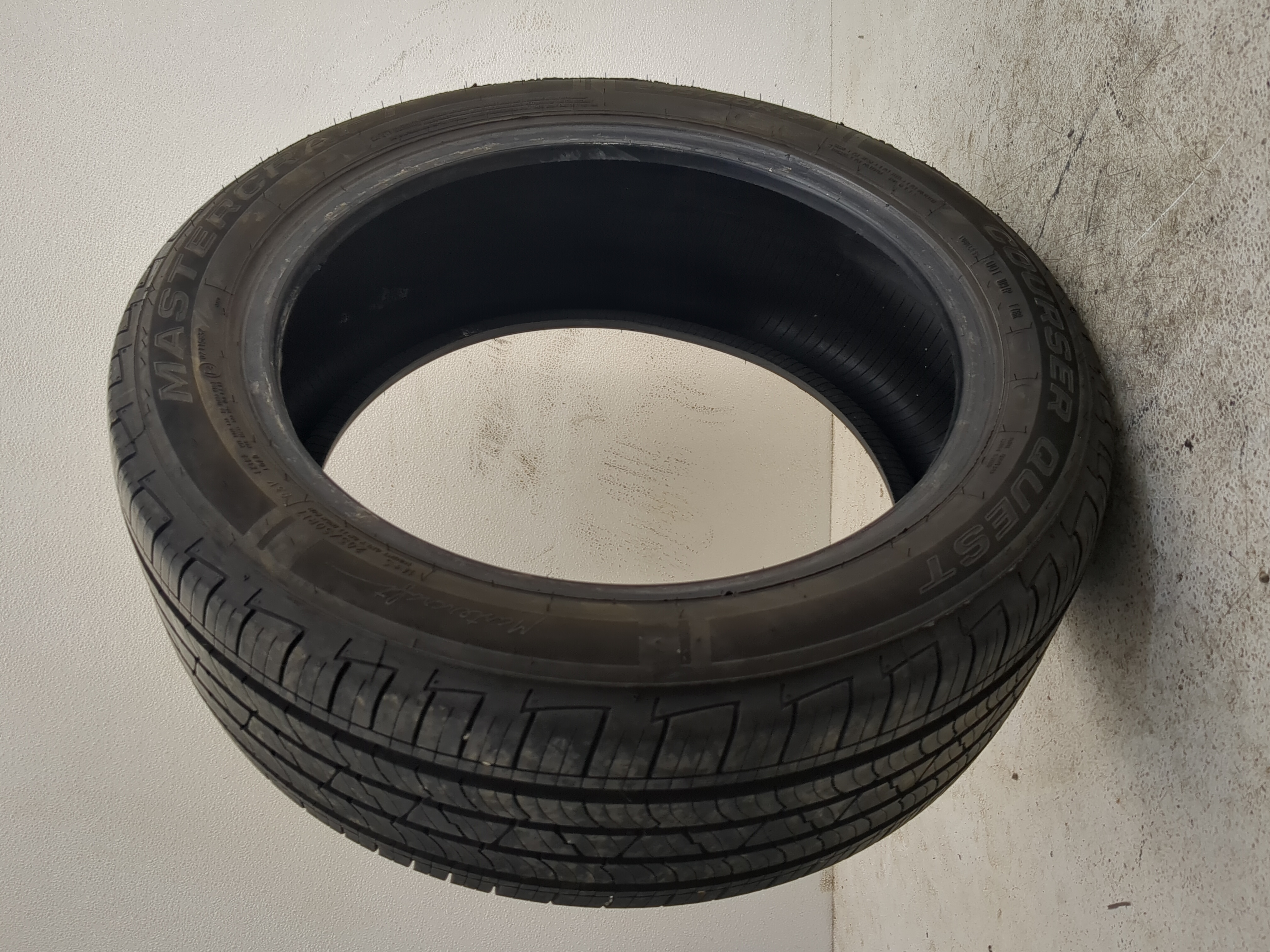 Used Tire 205/50R17 MASTERCRAFT COURSER QUEST 93V - Tread Depth 10/32 - Oemusedautoparts1.com