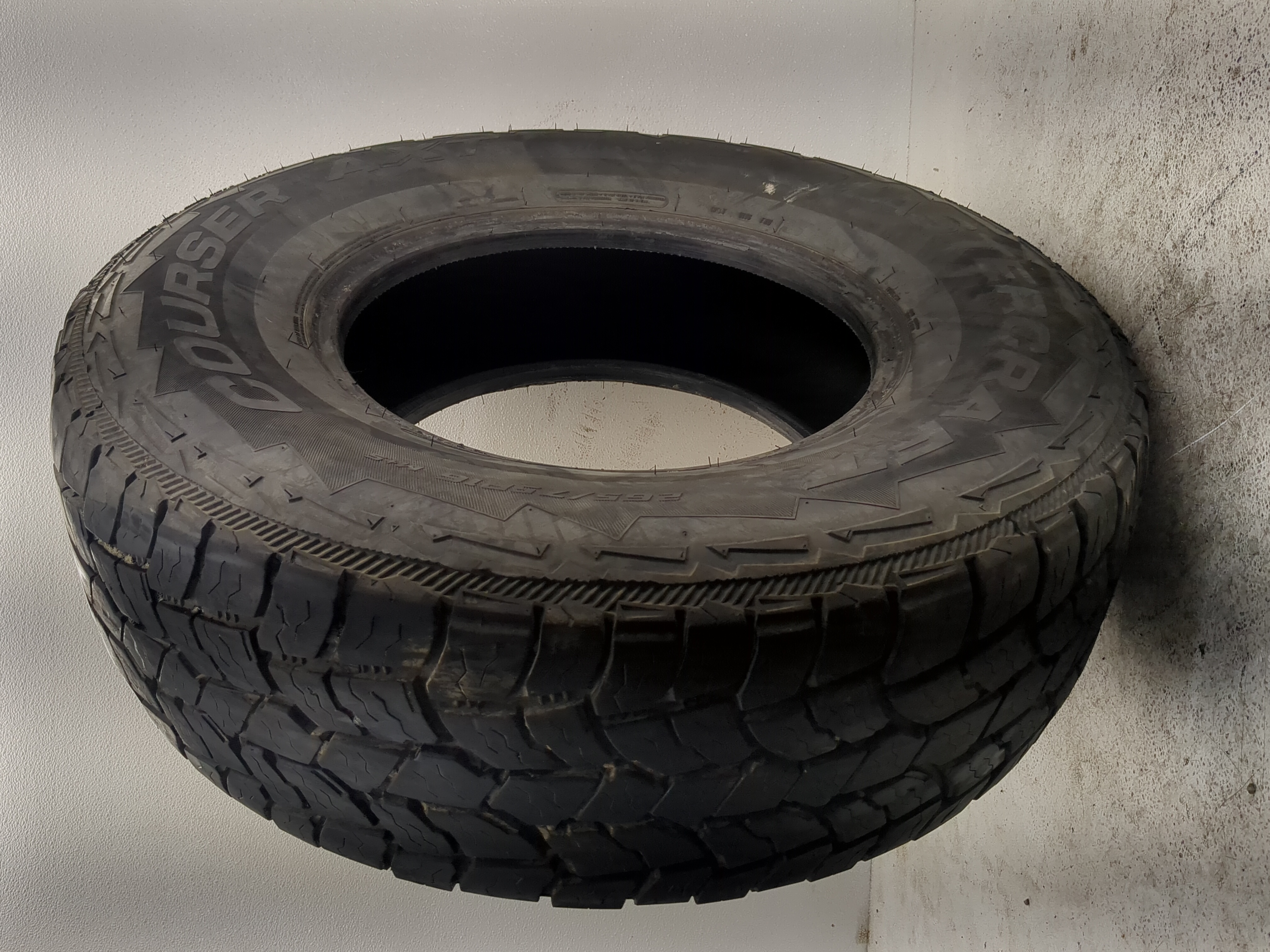 Used Tire 255/75R16 MASTERCRAFT COURSER AXT 116T - Tread Depth 11/32 - Oemusedautoparts1.com