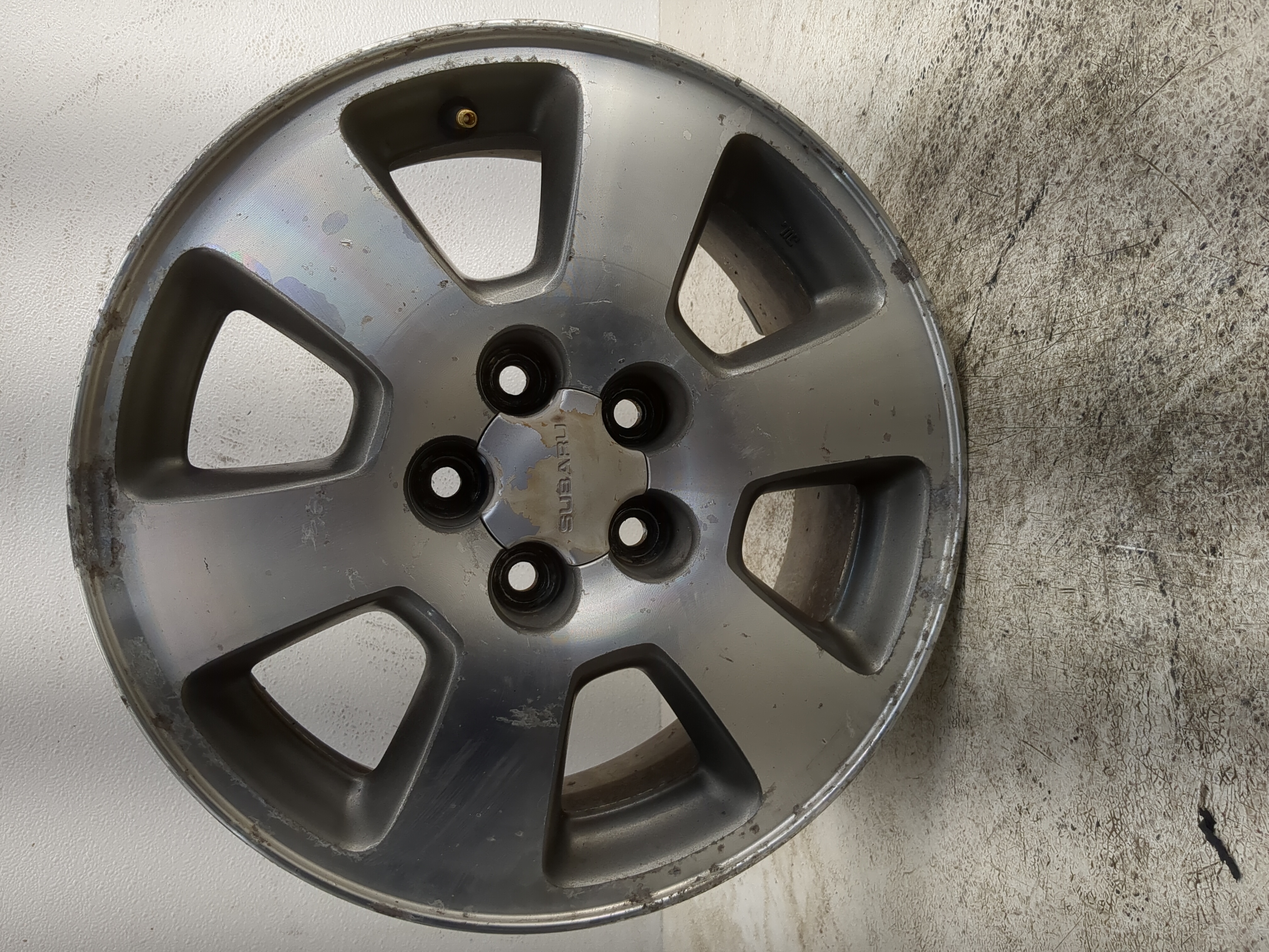 1998-2000 Subaru Forester Oem Wheel Rim 1181000 - Oemusedautoparts1.com