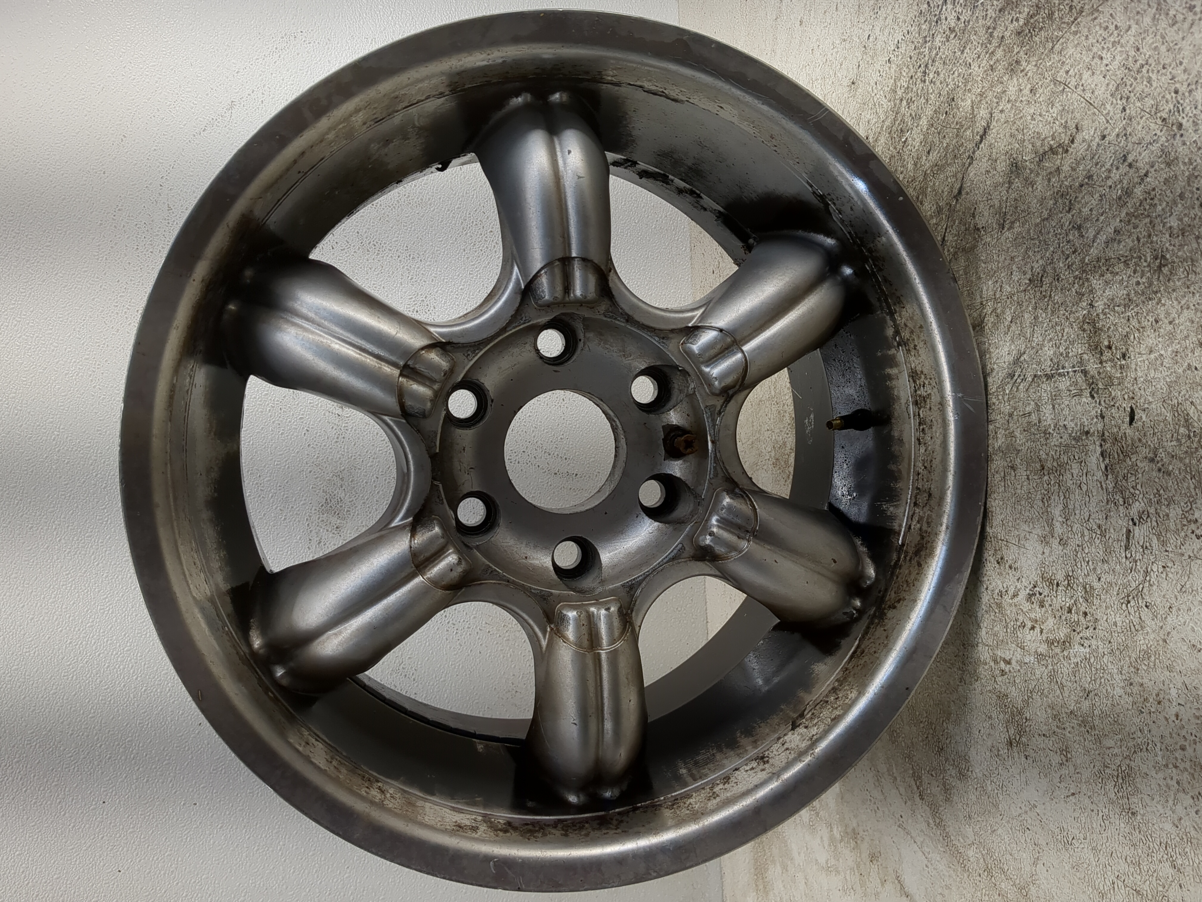 1999-2002 Chevrolet Silverado 1500 Oem Wheel Rim 1182138 - Oemusedautoparts1.com