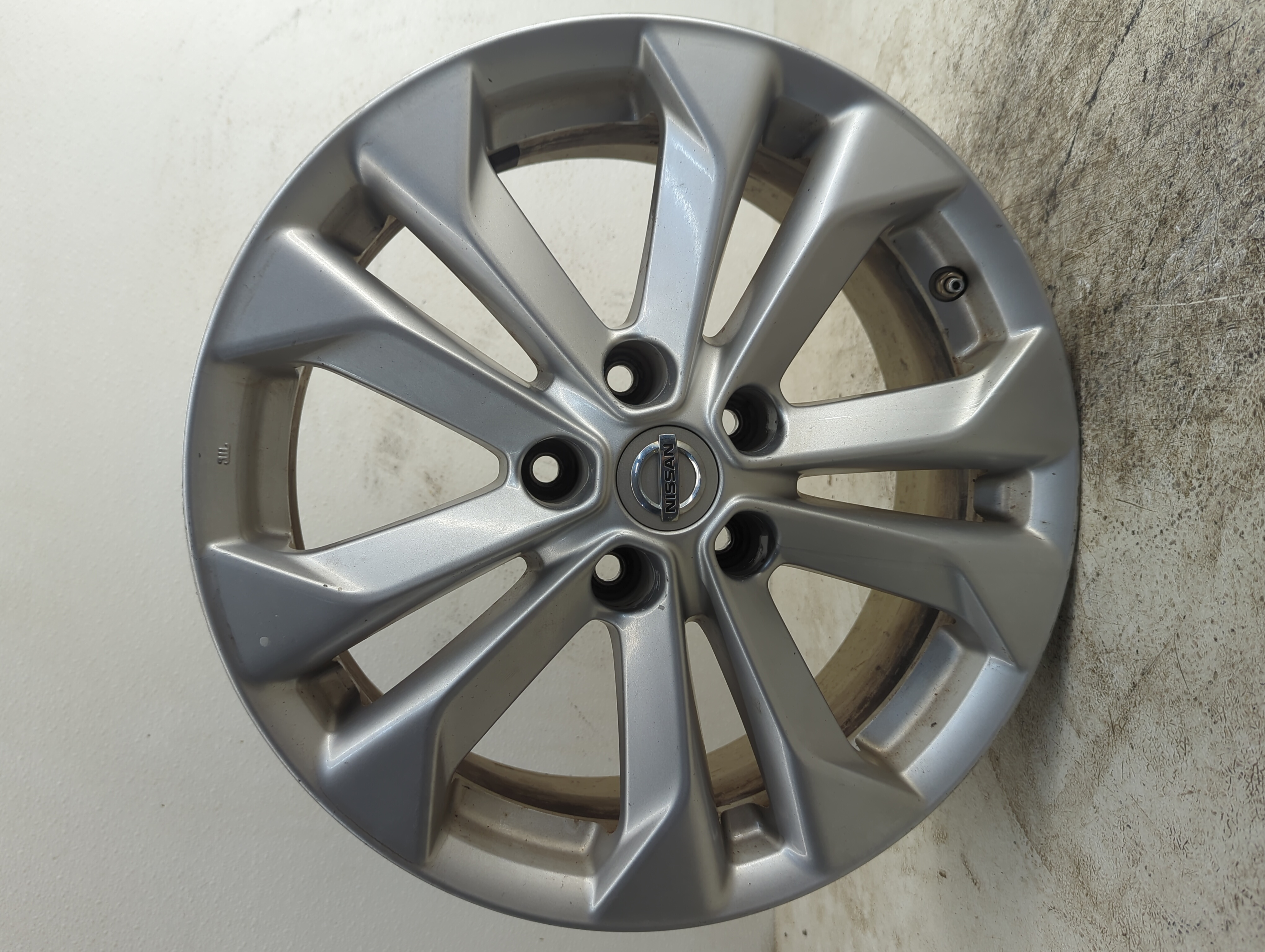 2014-2018 Nissan Rogue Oem Wheel Rim 1182182 - Oemusedautoparts1.com