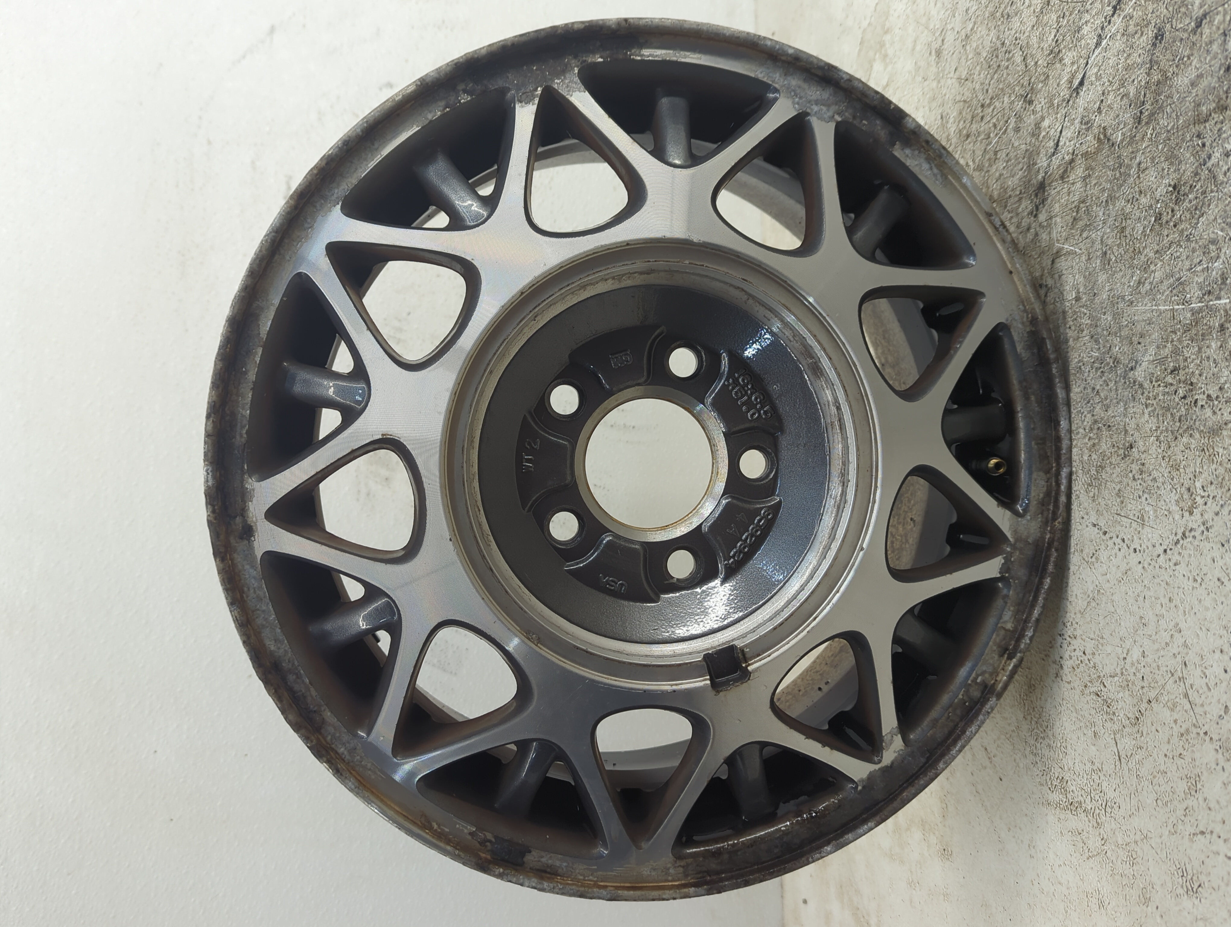 2000-2004 Buick Lesabre Oem Wheel Rim 1182212 - Oemusedautoparts1.com