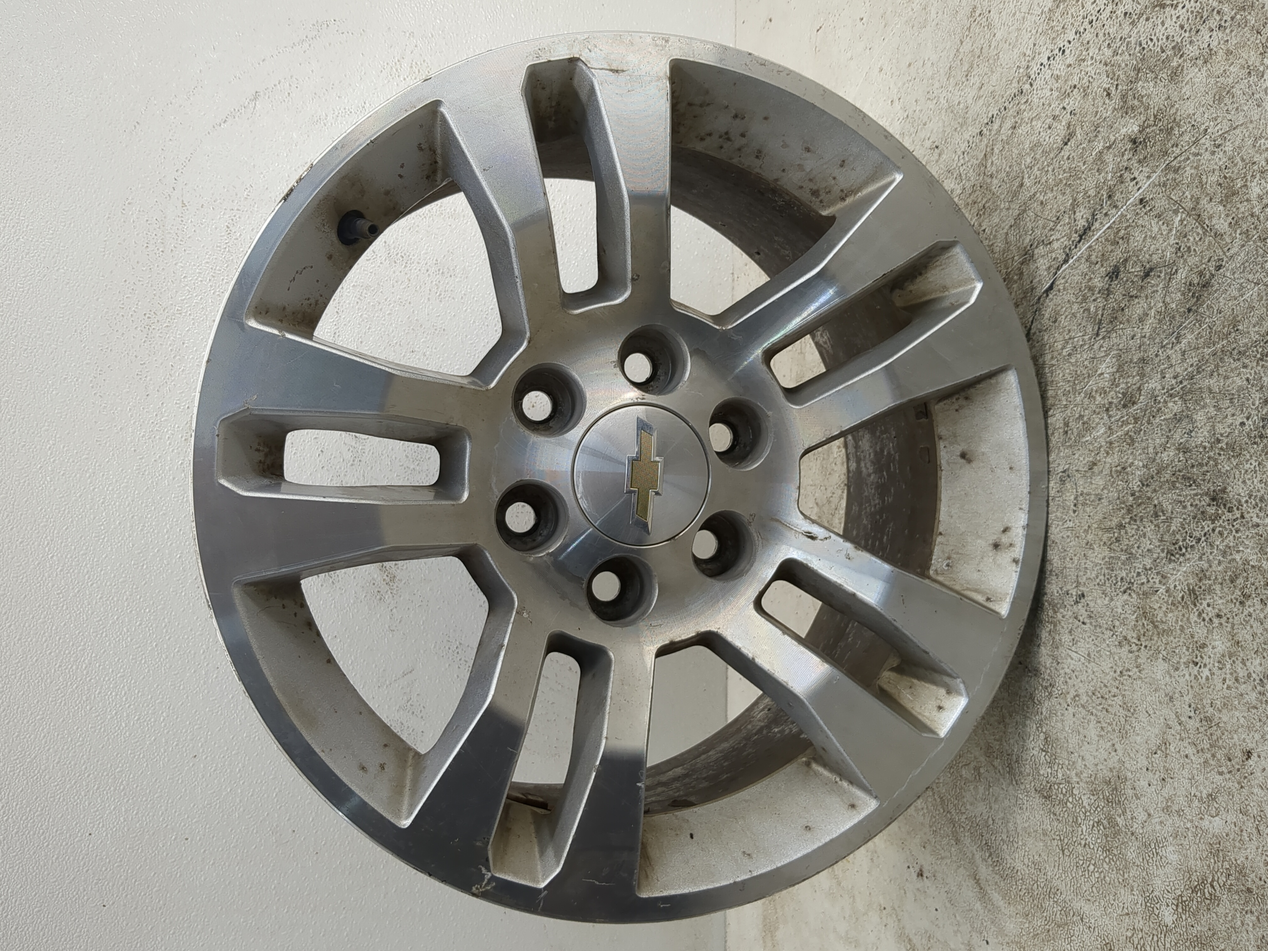 2008-2013 Chevrolet Silverado 1500 Oem Wheel Rim 1184873 - Oemusedautoparts1.com