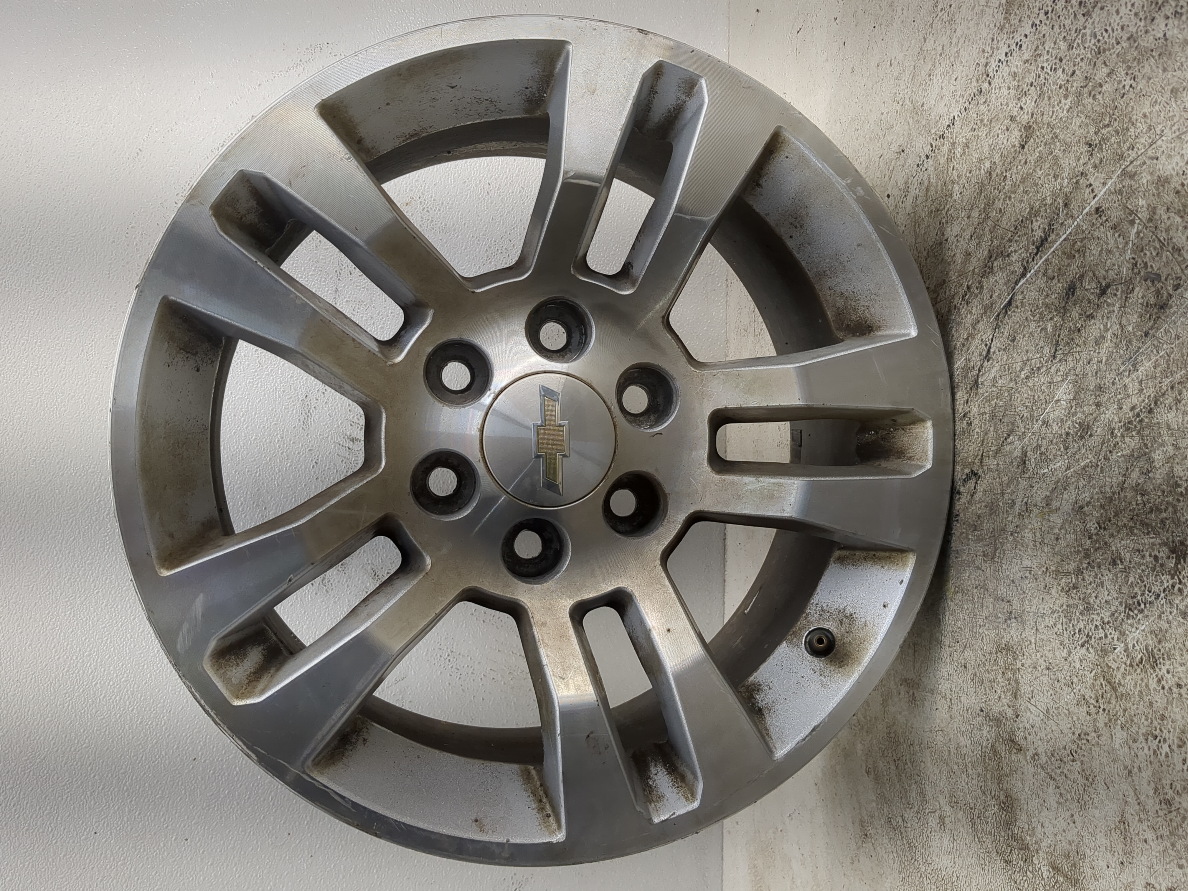 2008-2013 Chevrolet Silverado 1500 Oem Wheel Rim 1184875 - Oemusedautoparts1.com