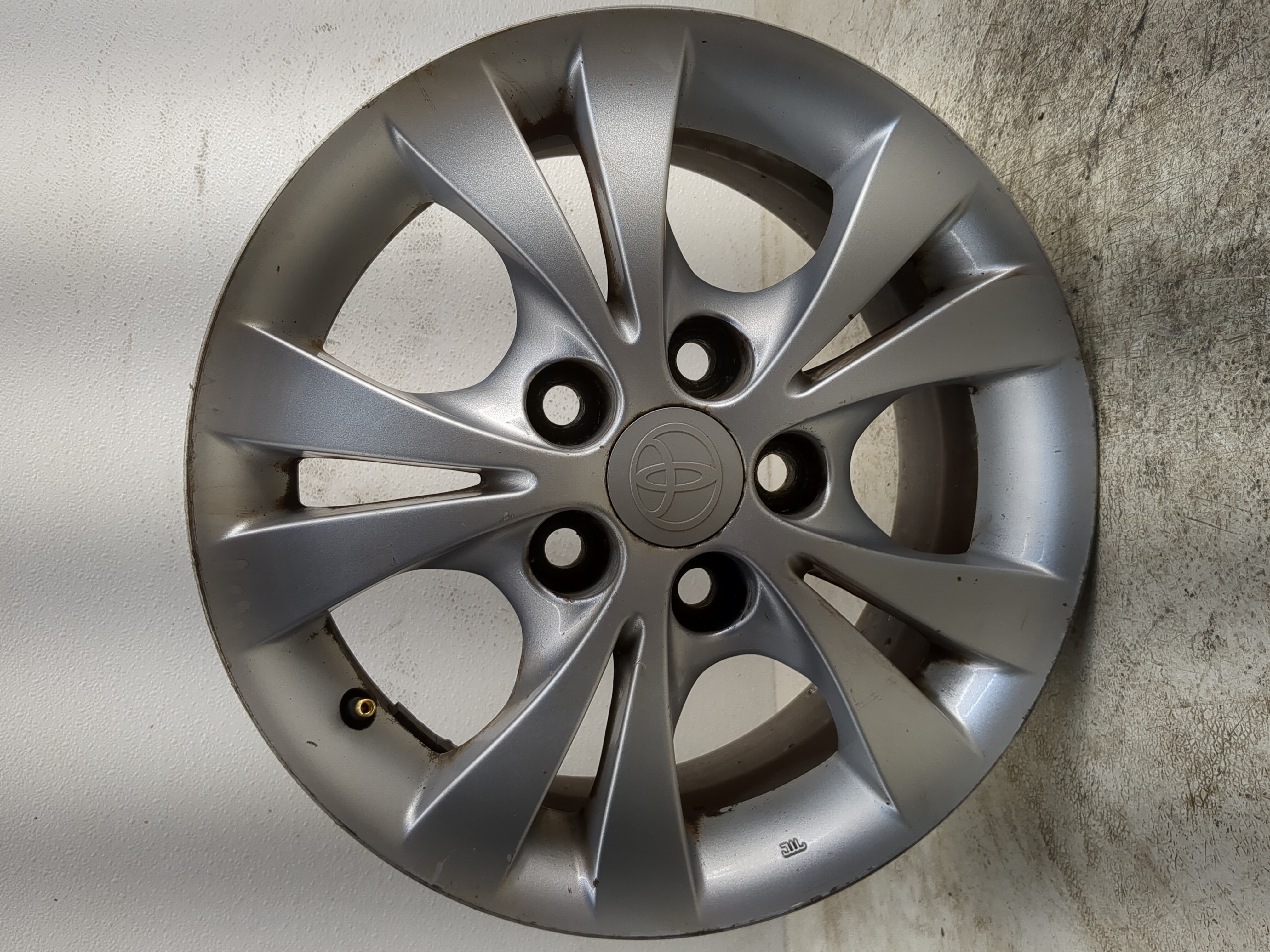 2004-2006 Toyota Camry Oem Wheel Rim 1187119 - Oemusedautoparts1.com