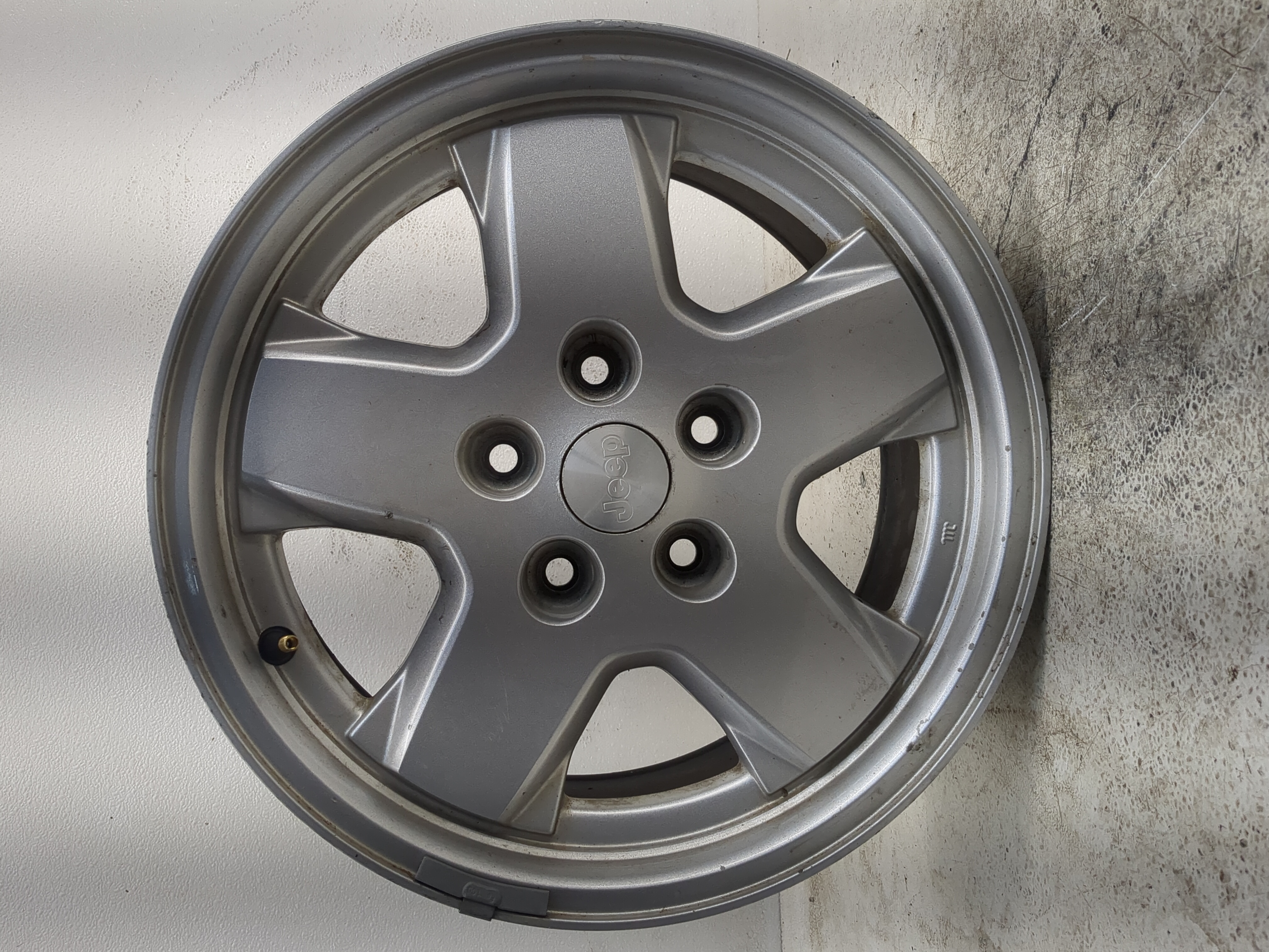 2002-2006 Jeep Liberty Oem Wheel Rim 1187586 - Oemusedautoparts1.com