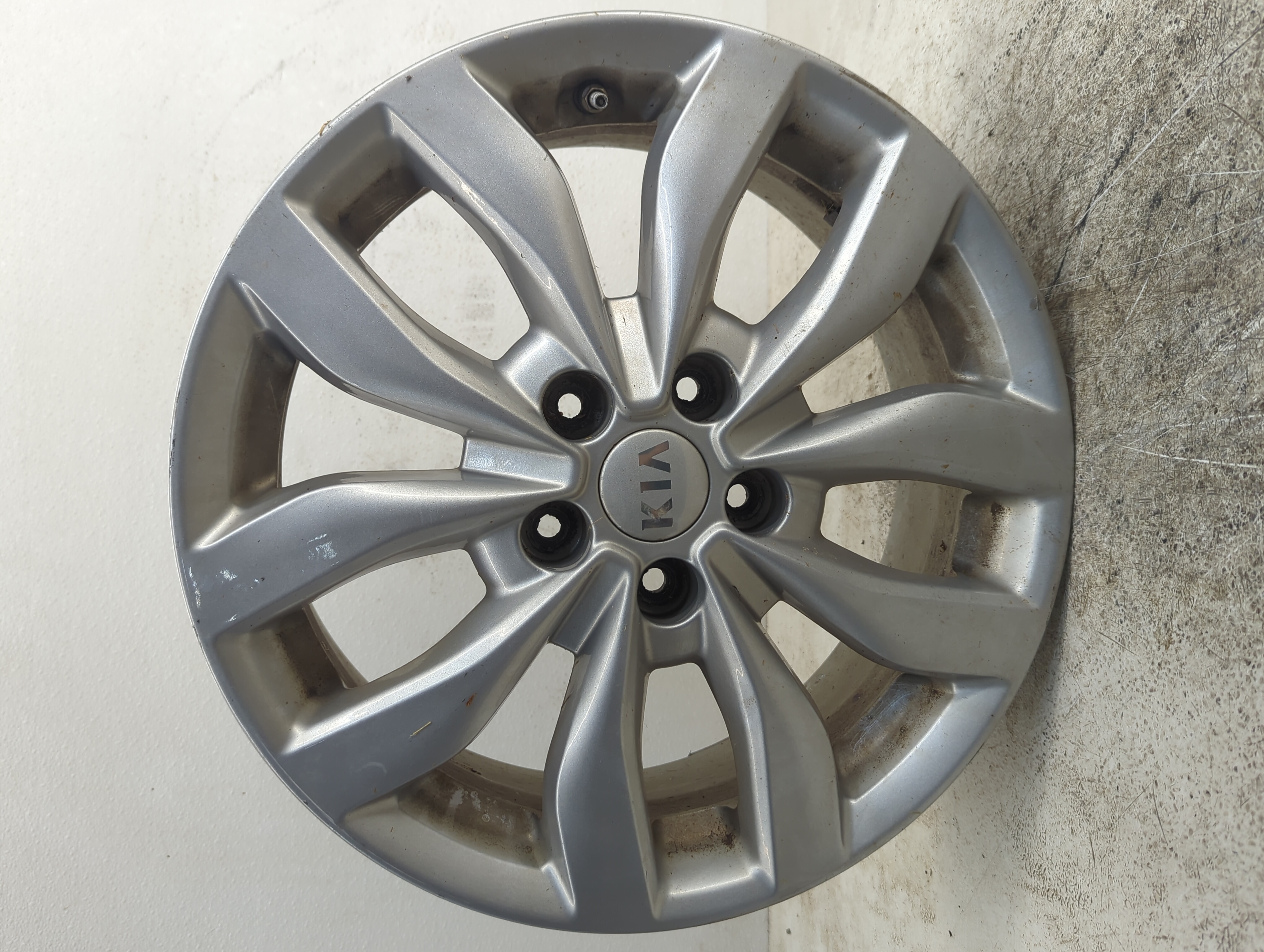 2014-2015 Kia Optima Oem Wheel Rim 1188336 - Oemusedautoparts1.com
