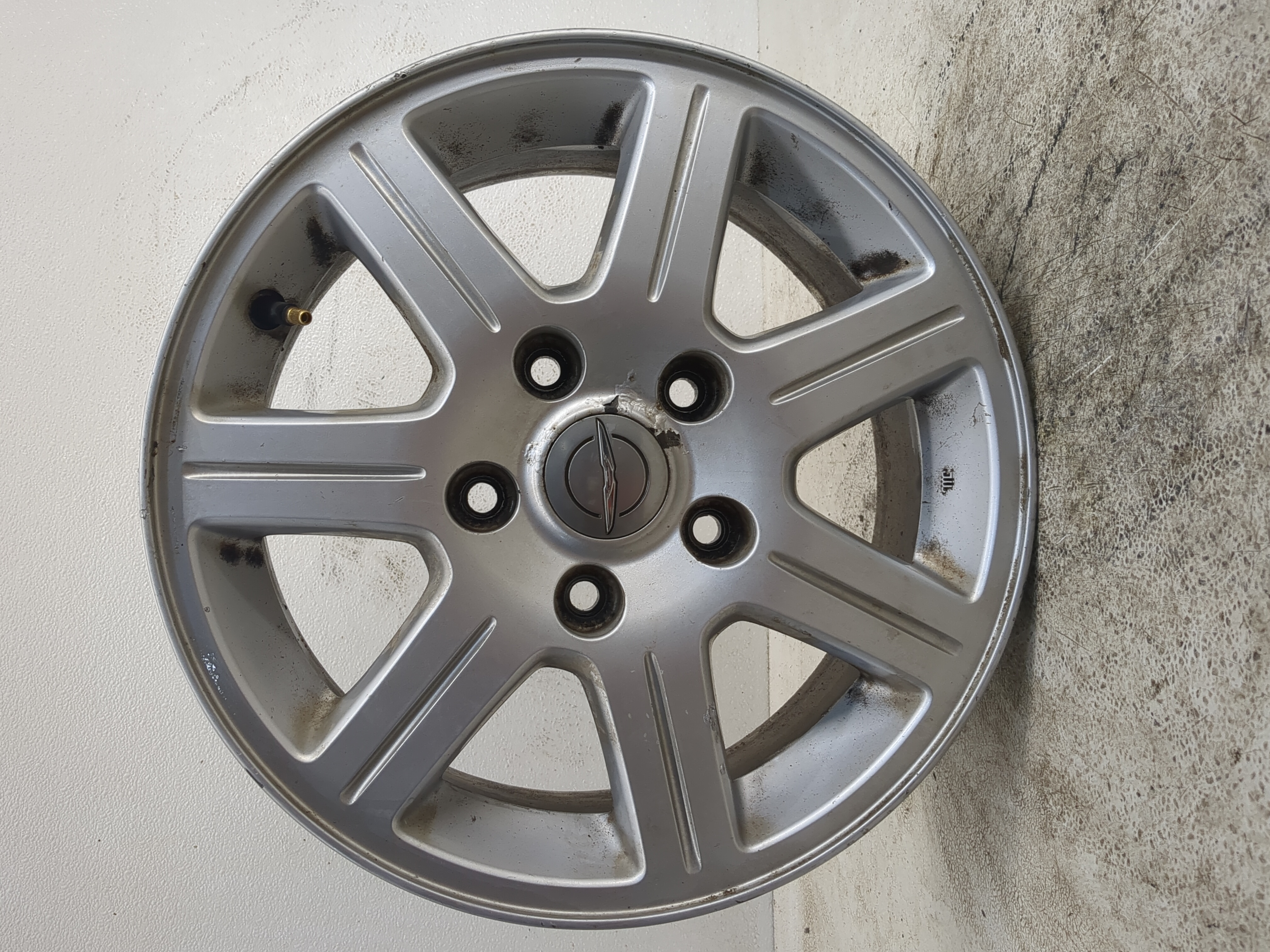 2008-2013 Chrysler Town & Country Oem Wheel Rim 1188533 - Oemusedautoparts1.com