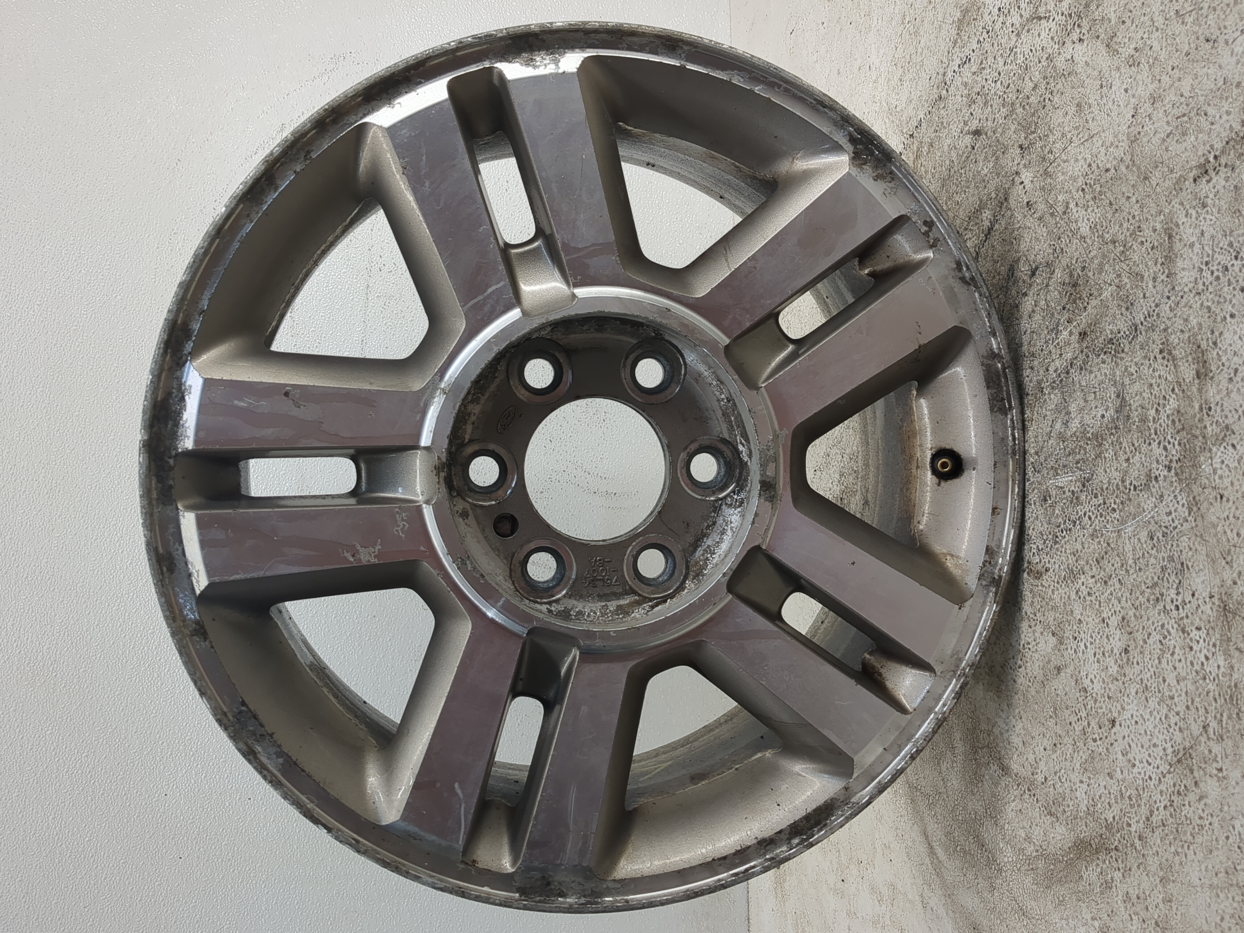 2005-2008 Ford F-150 Oem Wheel Rim 1188733 - Oemusedautoparts1.com