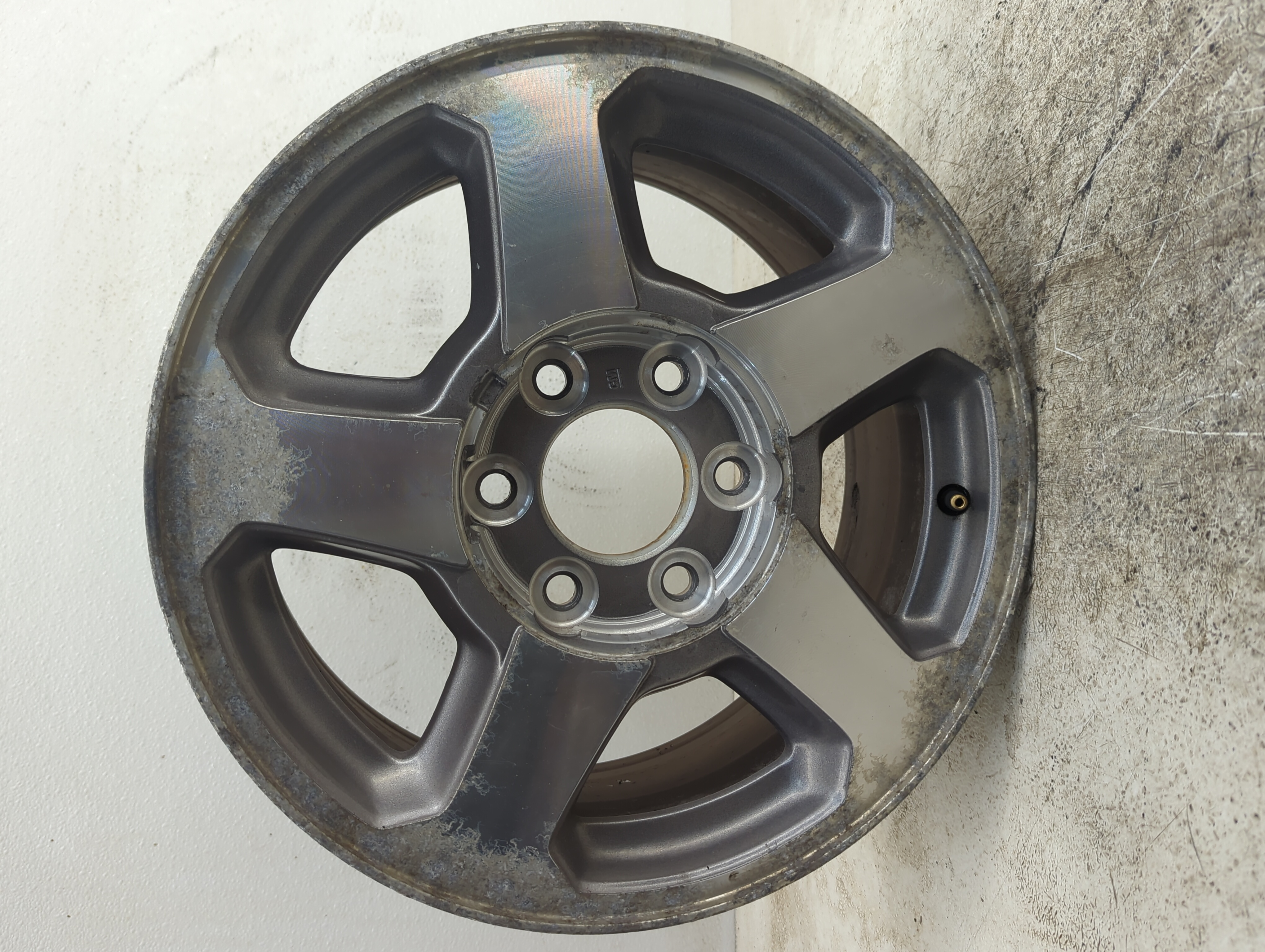 2002-2006 Chevrolet Trailblazer Oem Wheel Rim 1188775 - Oemusedautoparts1.com
