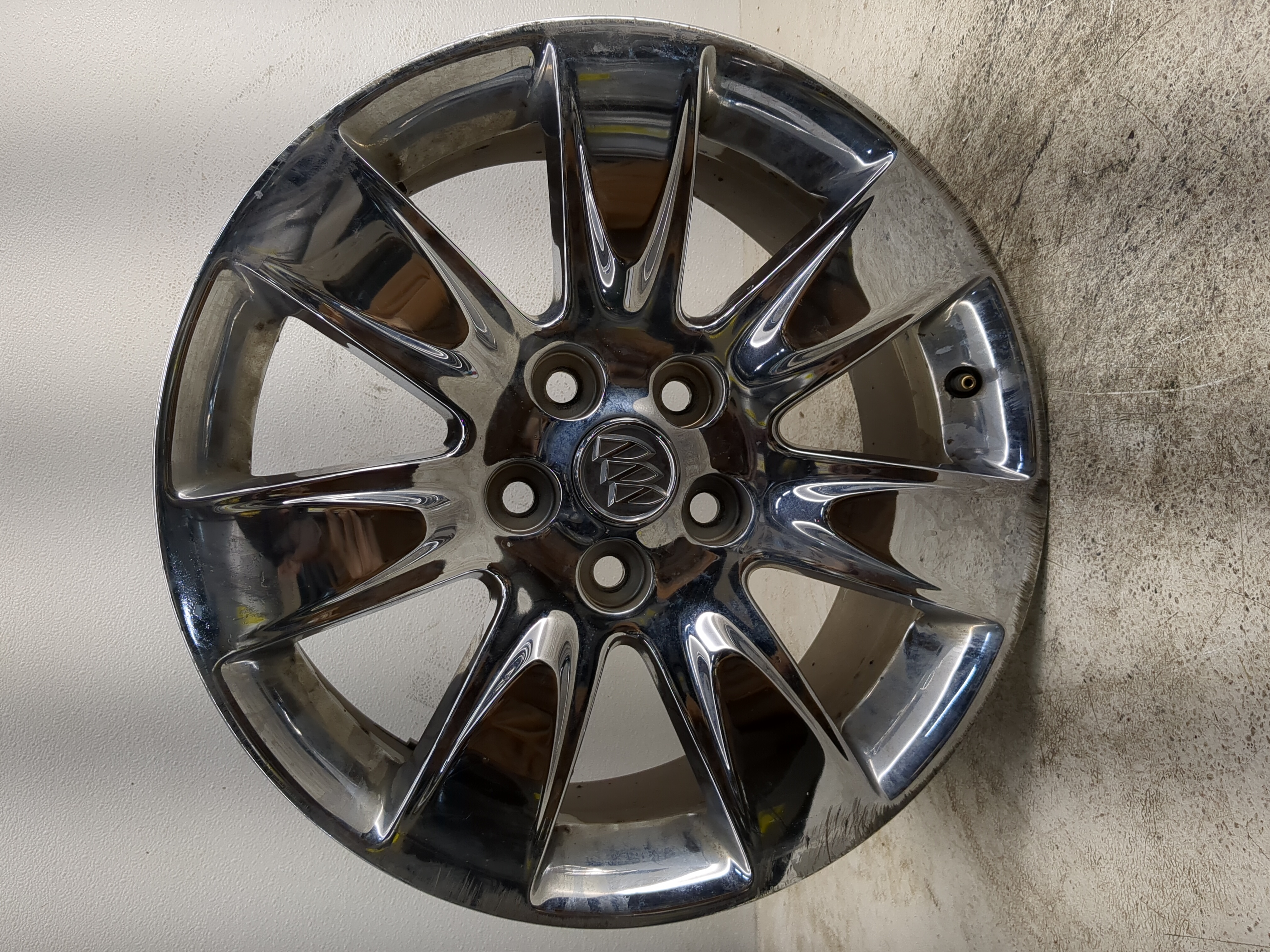 2010-2013 Buick Lacrosse Oem Wheel Rim 1190542 - Oemusedautoparts1.com