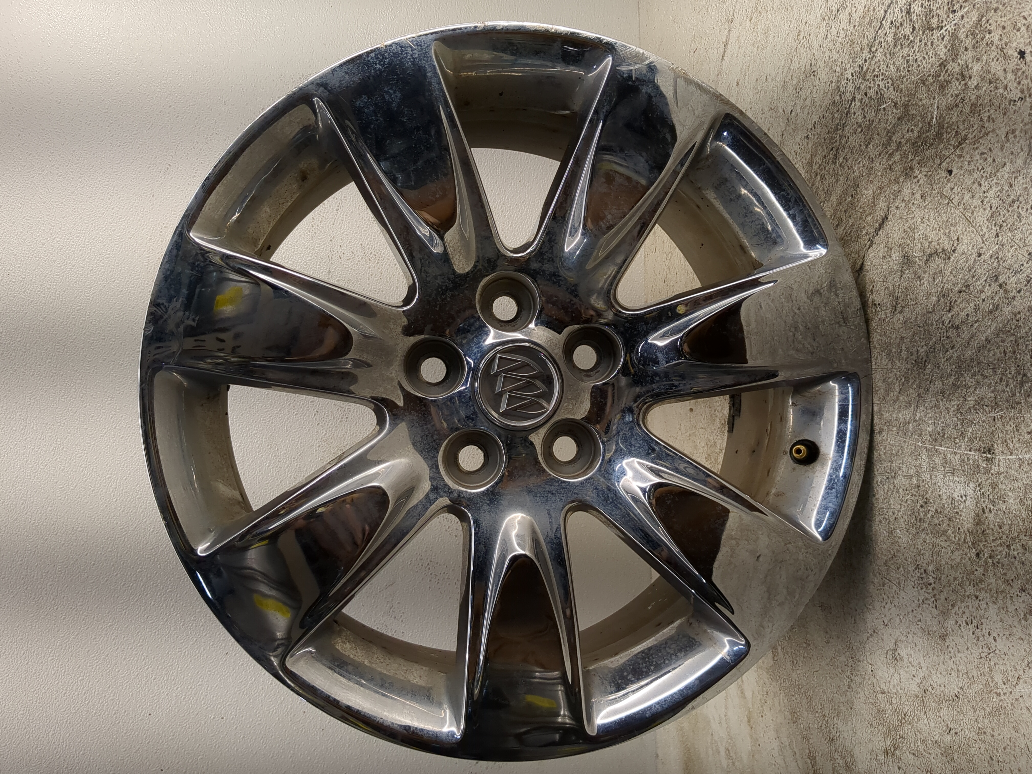 2010-2013 Buick Lacrosse Oem Wheel Rim 1190543 - Oemusedautoparts1.com