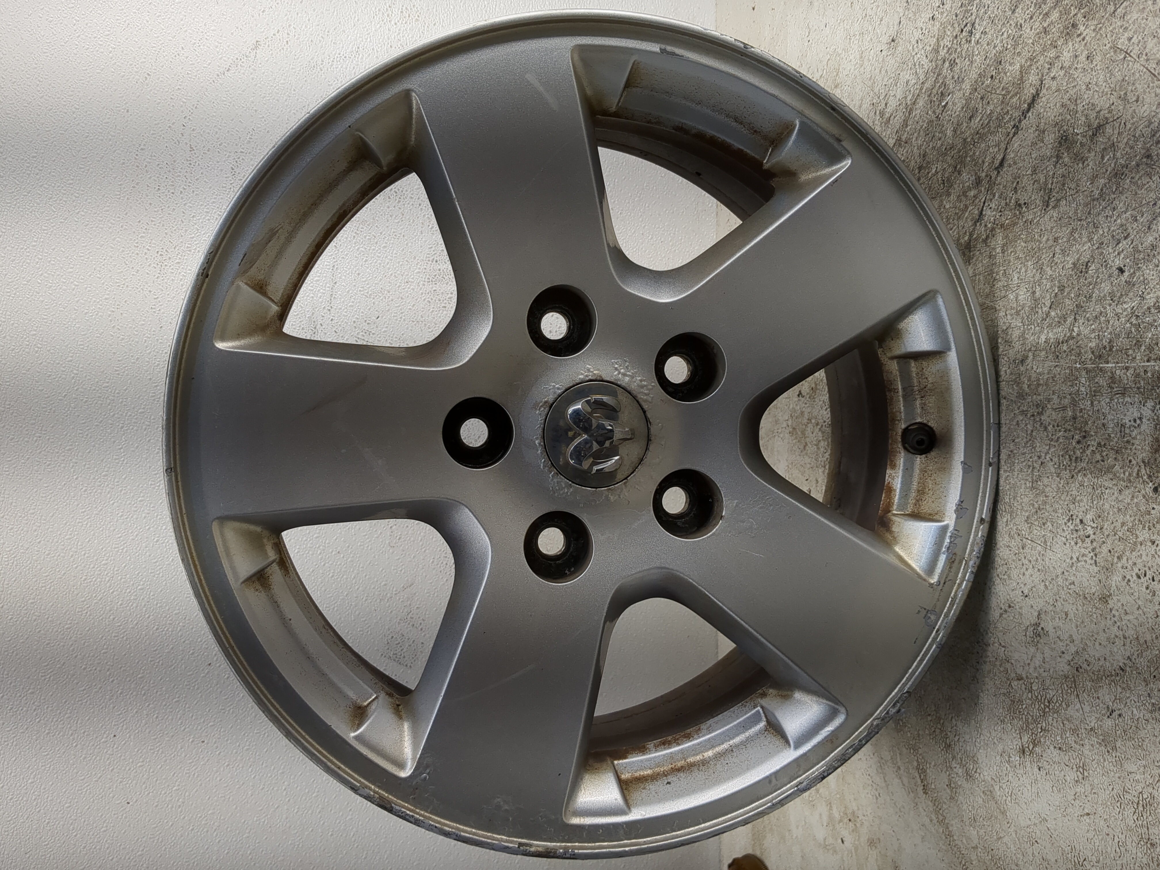 2009-2010 Dodge Ram 1500 Oem Wheel Rim 1190687 - Oemusedautoparts1.com