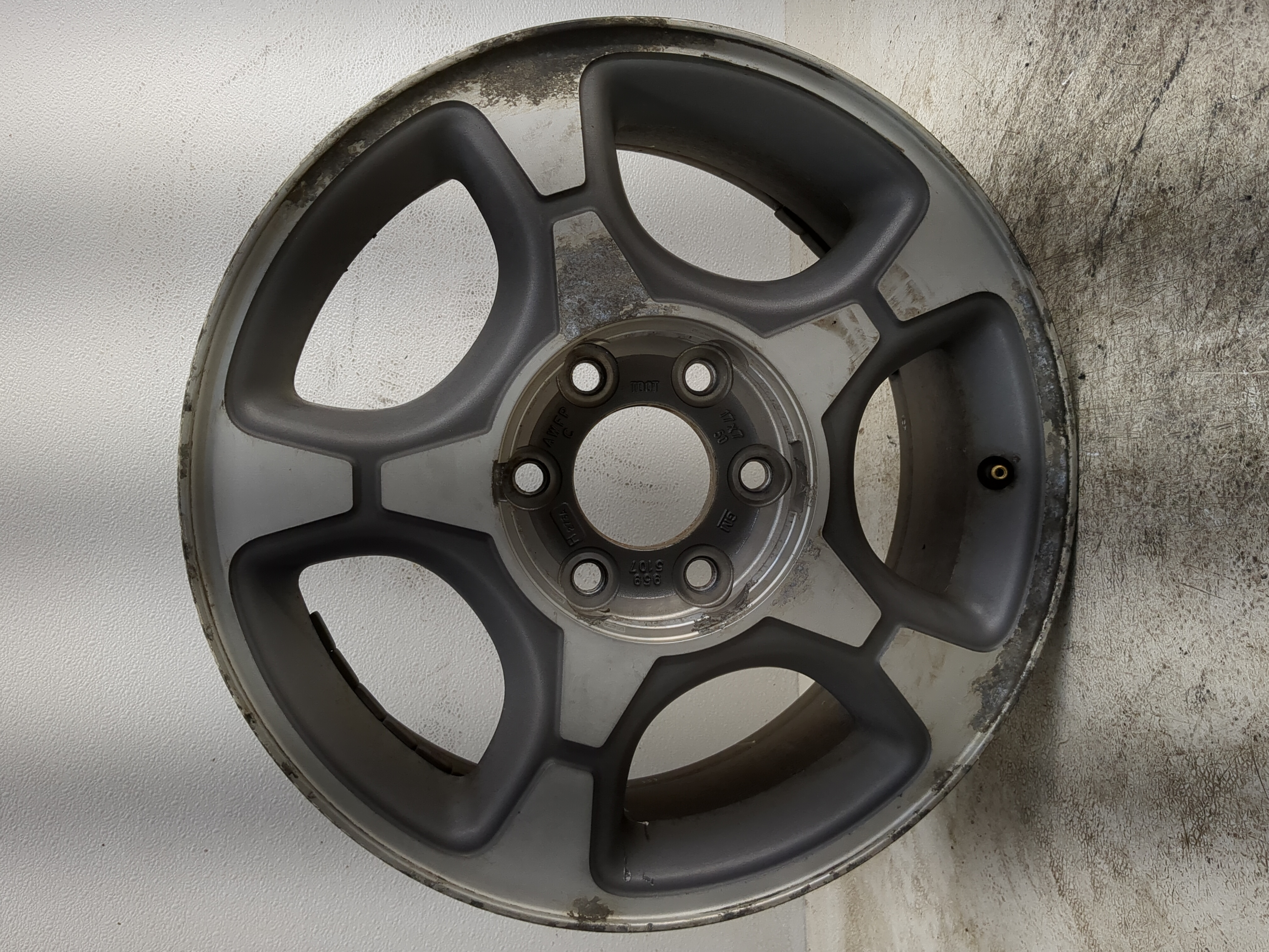 2004-2006 Chevrolet Trailblazer Ext Oem Wheel Rim 1190707 - Oemusedautoparts1.com