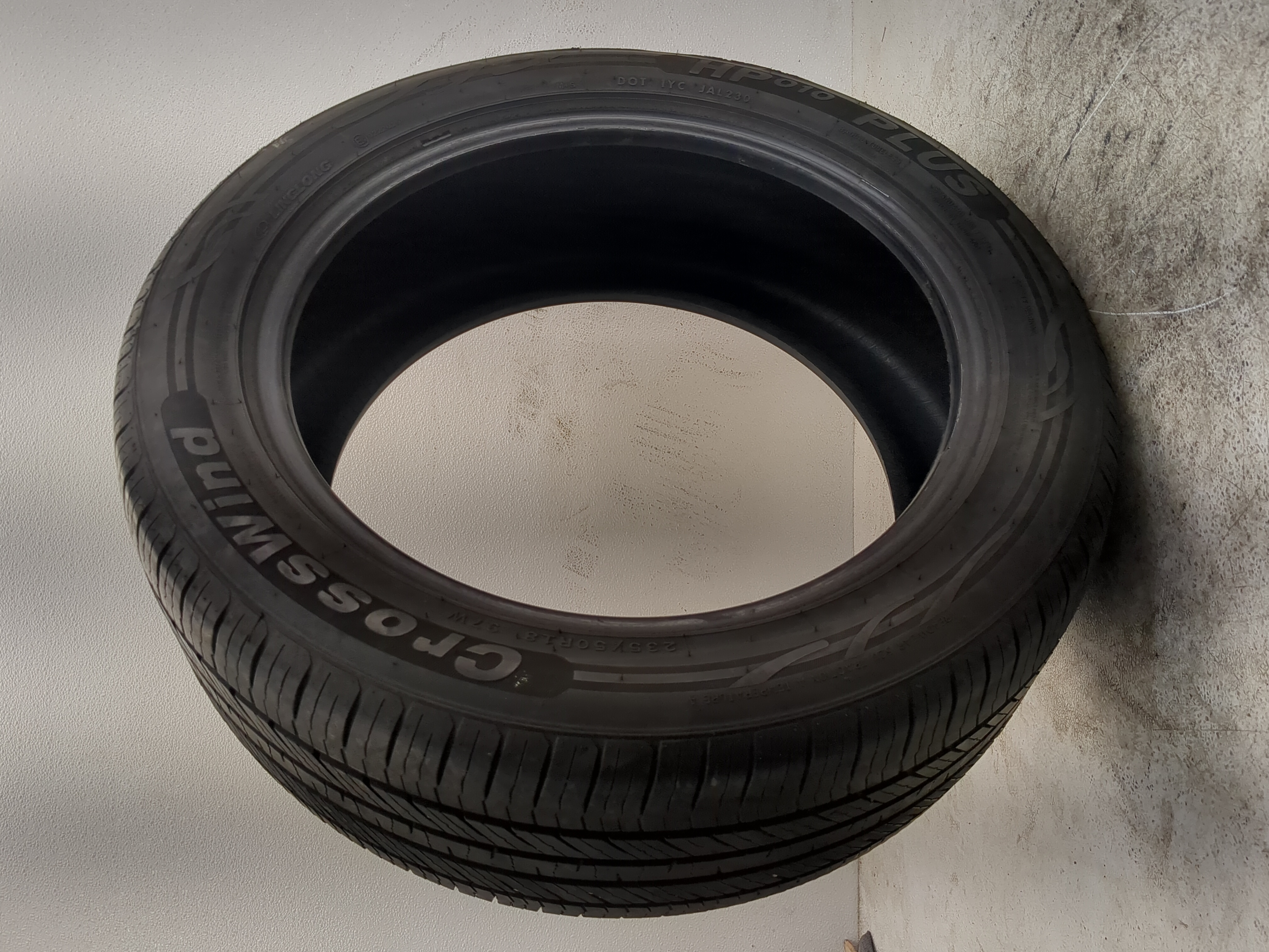 Used Tire 235/50R18 CROSSWIND HP010 PLUS 97H - Tread Depth 7/32 - Oemusedautoparts1.com