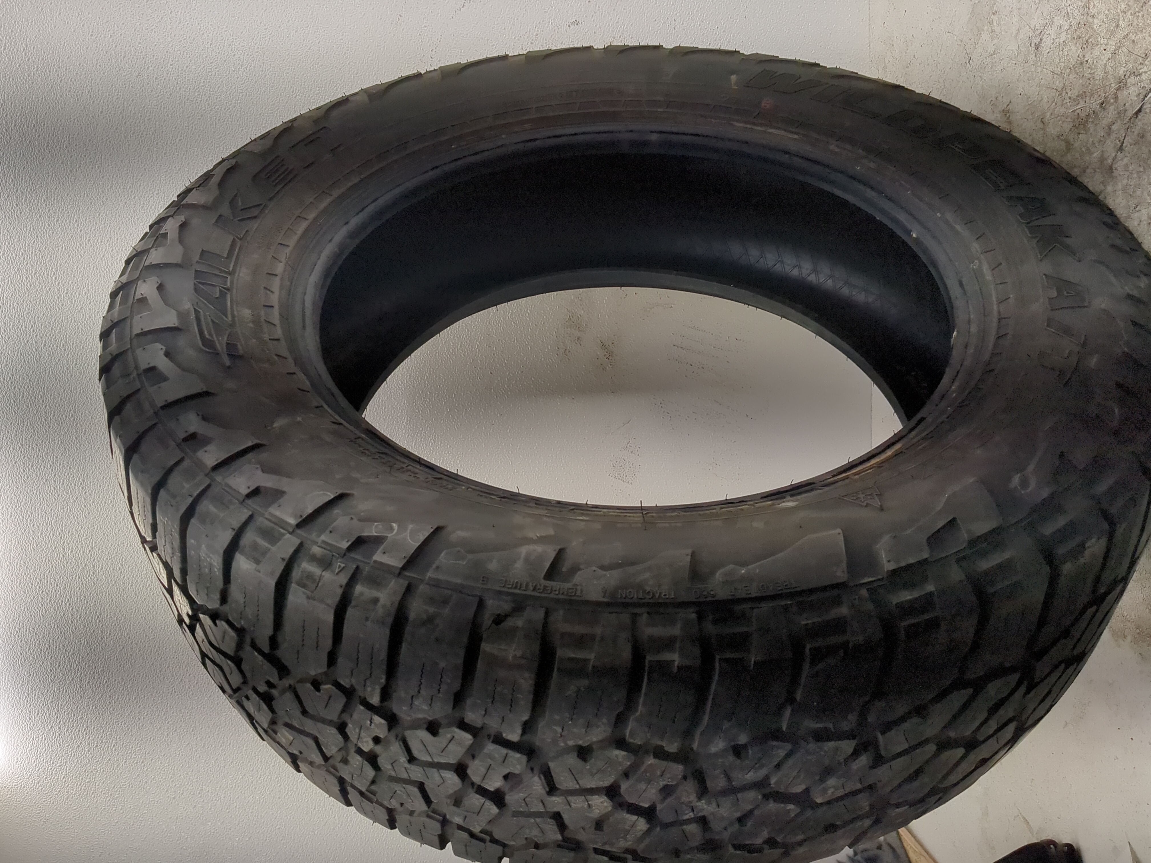 Used Tire 275/60R20 FALKEN WILDPEAK A/T3W 115T - Tread Depth 7/32 - Oemusedautoparts1.com