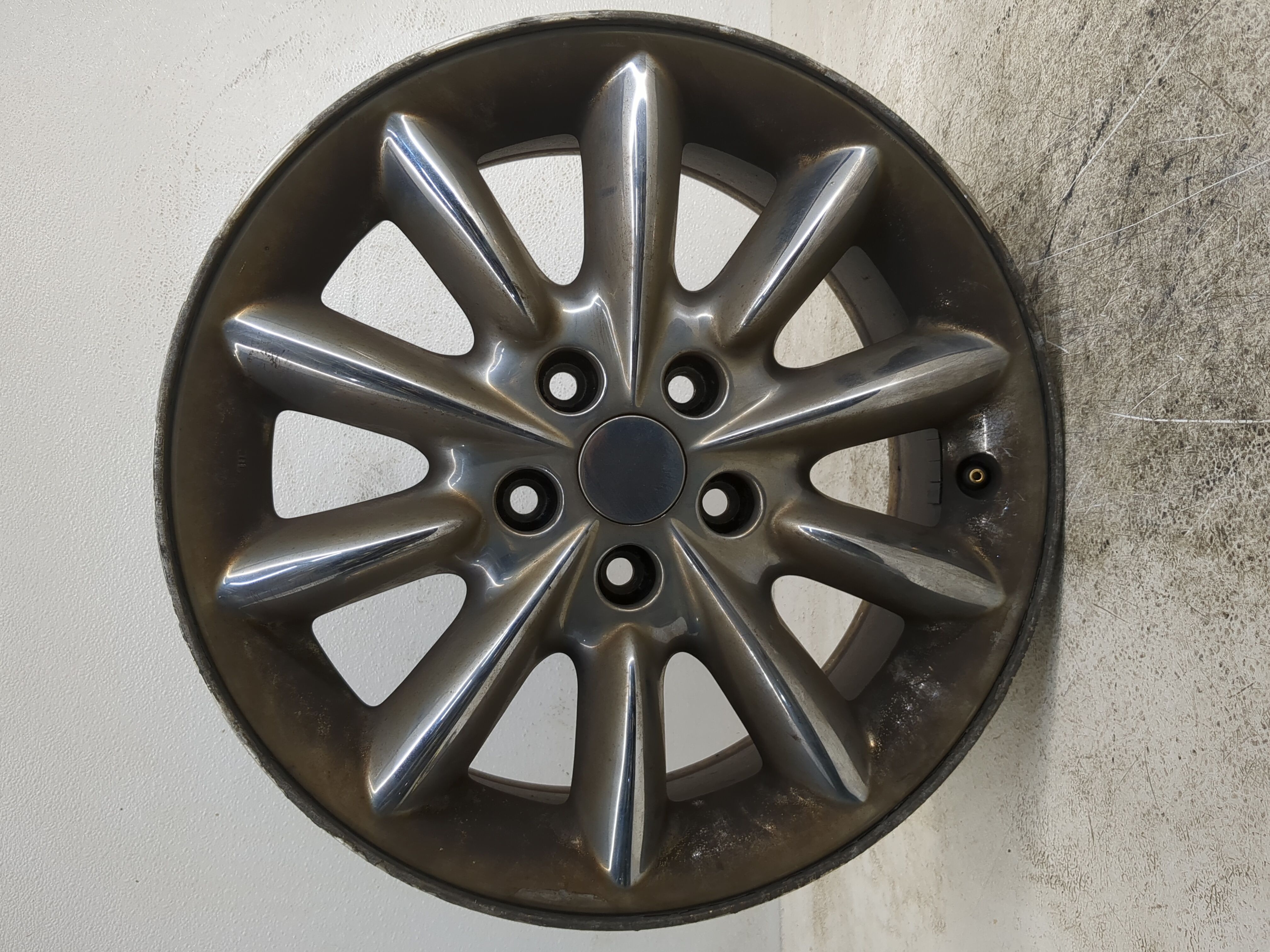 2003-2004 Chrysler 300m Oem Wheel Rim 1191786 - Oemusedautoparts1.com