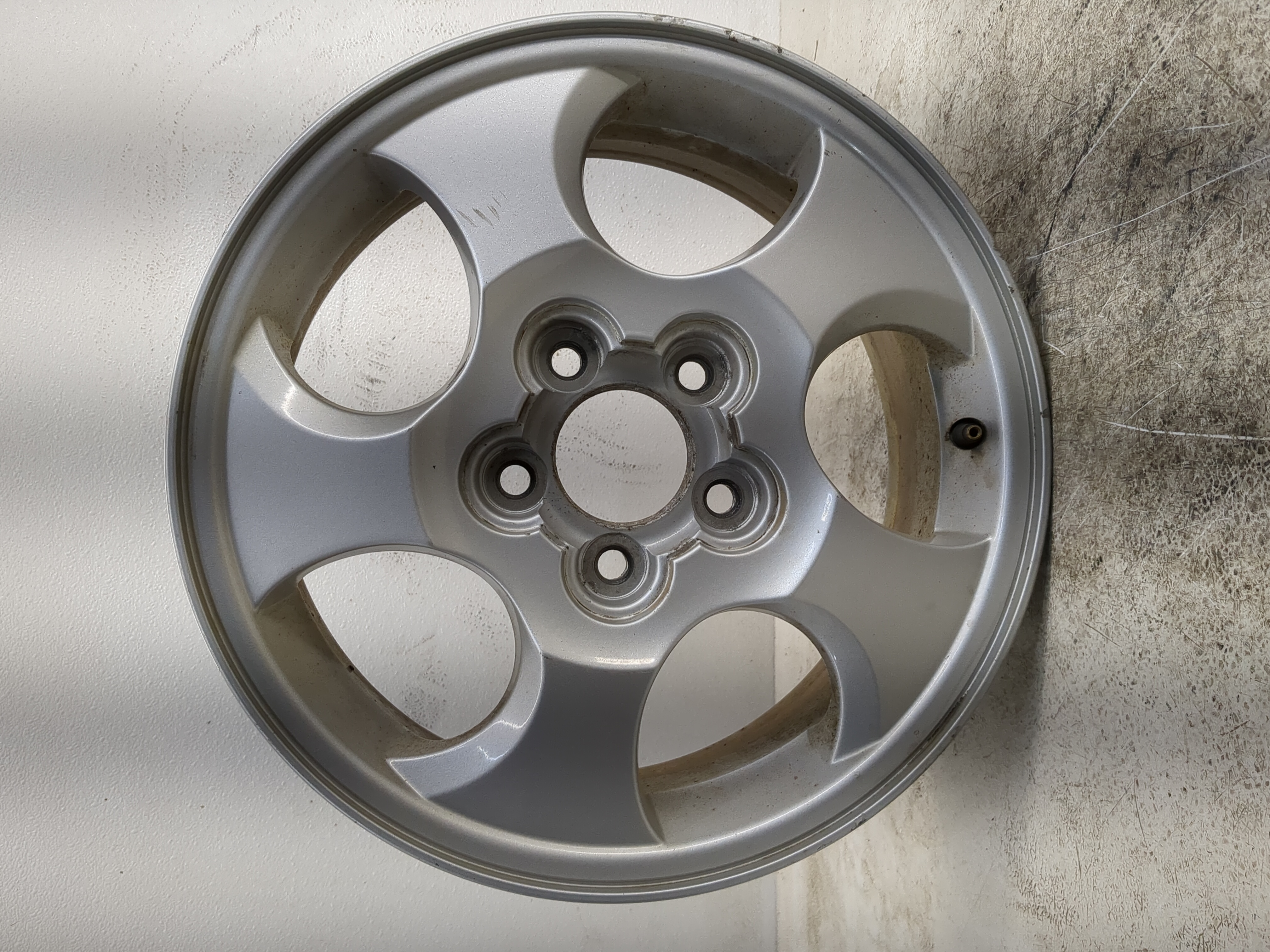 2002-2004 Saturn Vue Oem Wheel Rim 1191789 - Oemusedautoparts1.com