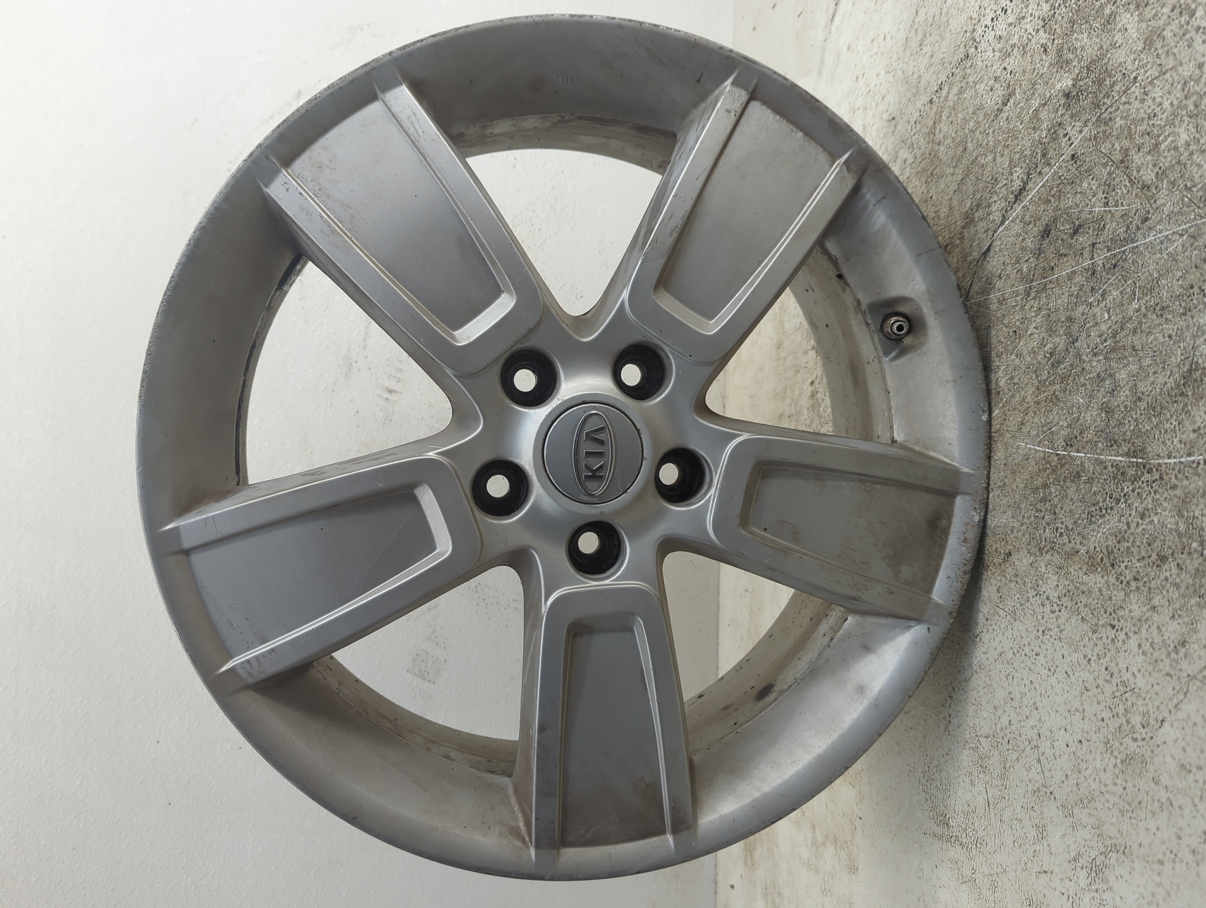 2010-2011 Kia Soul Oem Wheel Rim 1191795 - Oemusedautoparts1.com