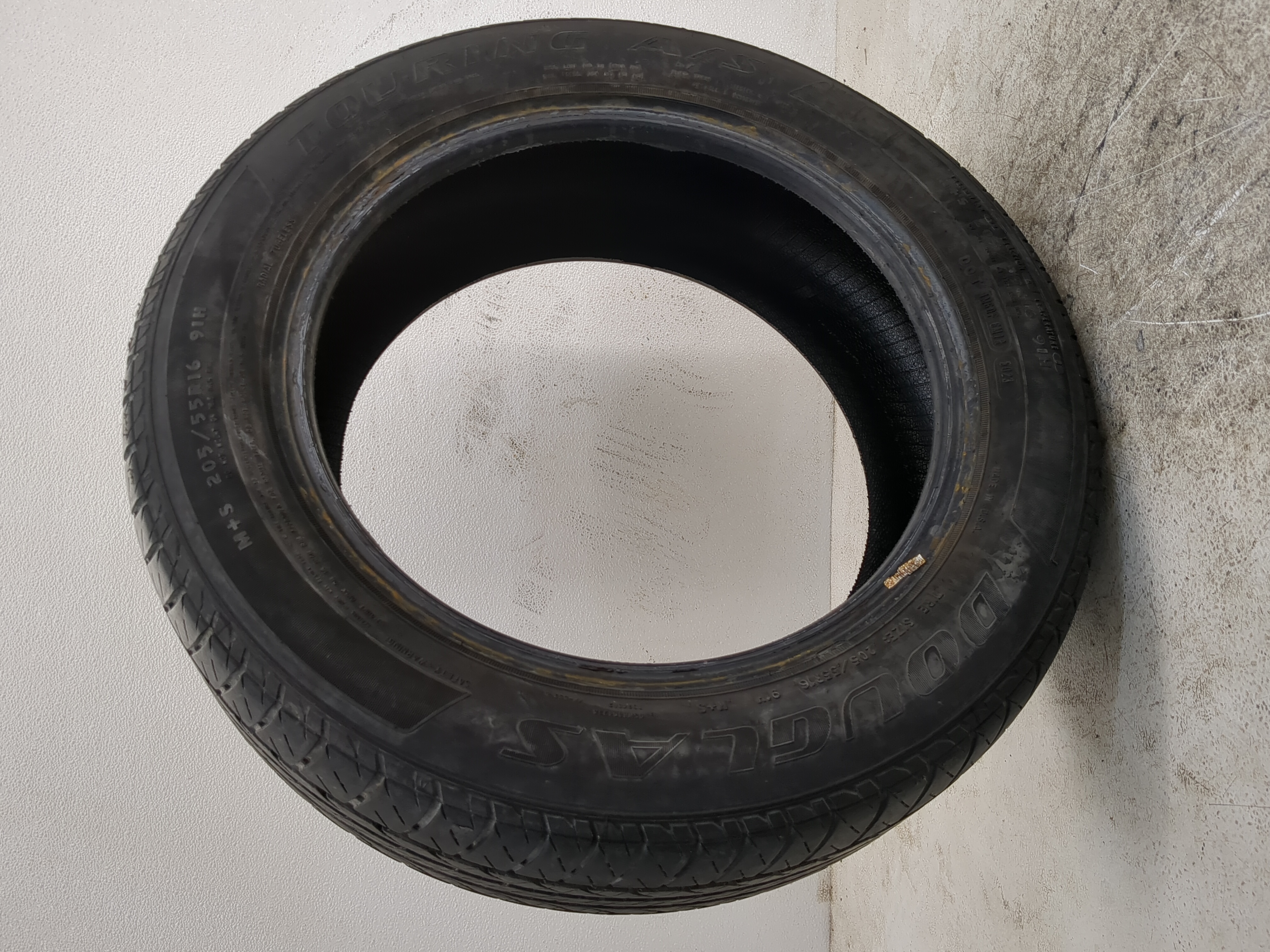 Used Tire 205/55R16 DOUGLAS TOURING A/S 91H - Tread Depth 6.5/32 - Oemusedautoparts1.com