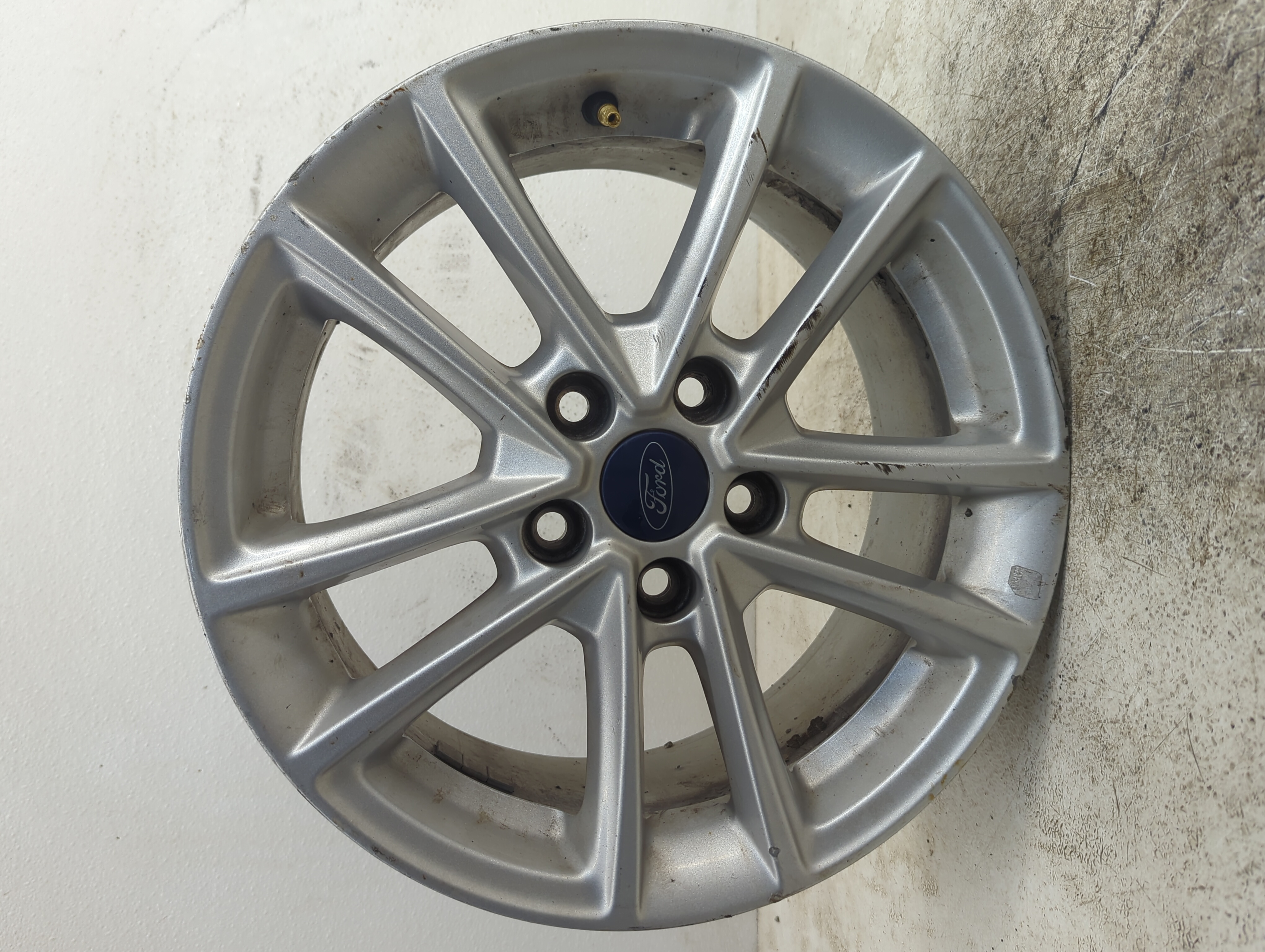 2015-2018 Ford Focus Oem Wheel Rim 1192950 - Oemusedautoparts1.com
