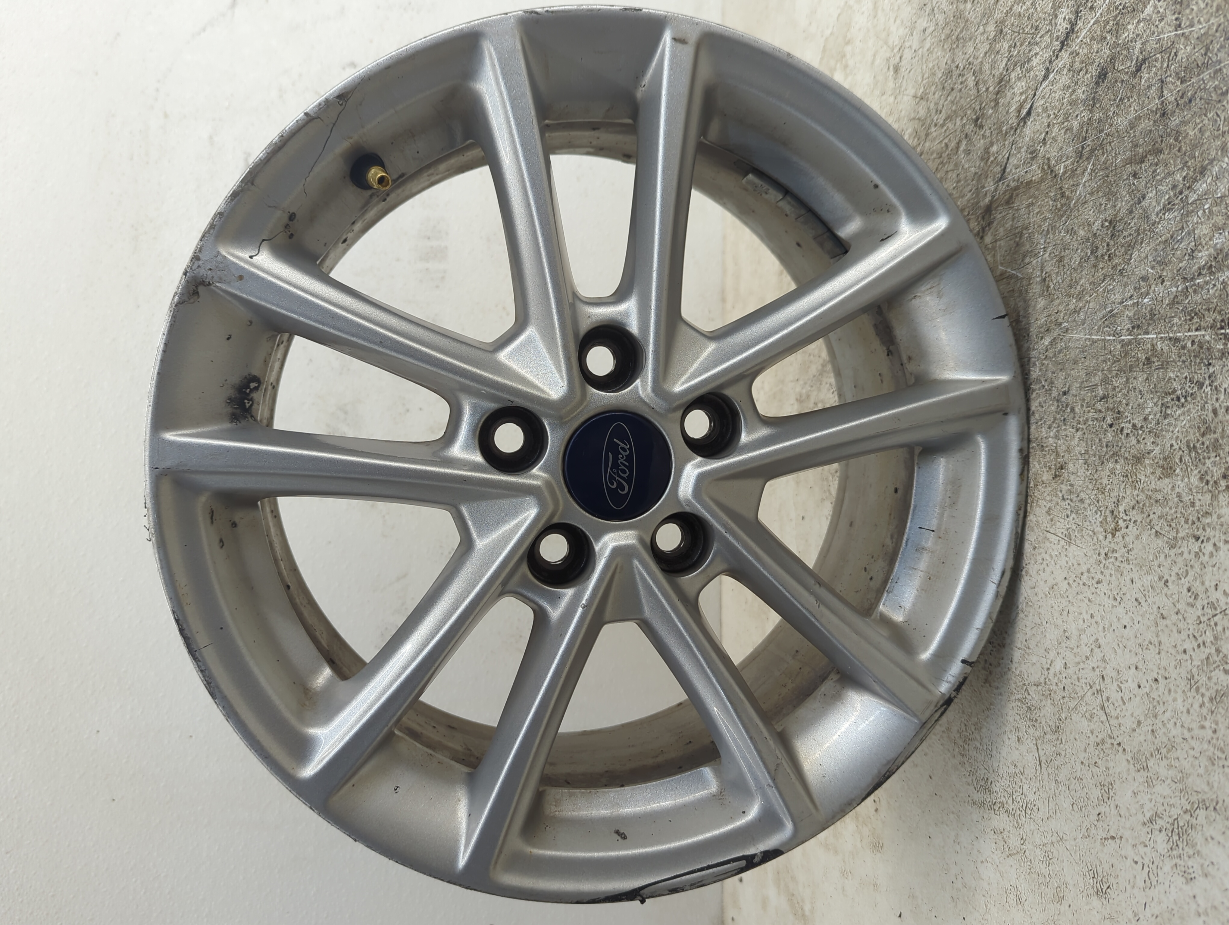 2015-2018 Ford Focus Oem Wheel Rim 1192951 - Oemusedautoparts1.com