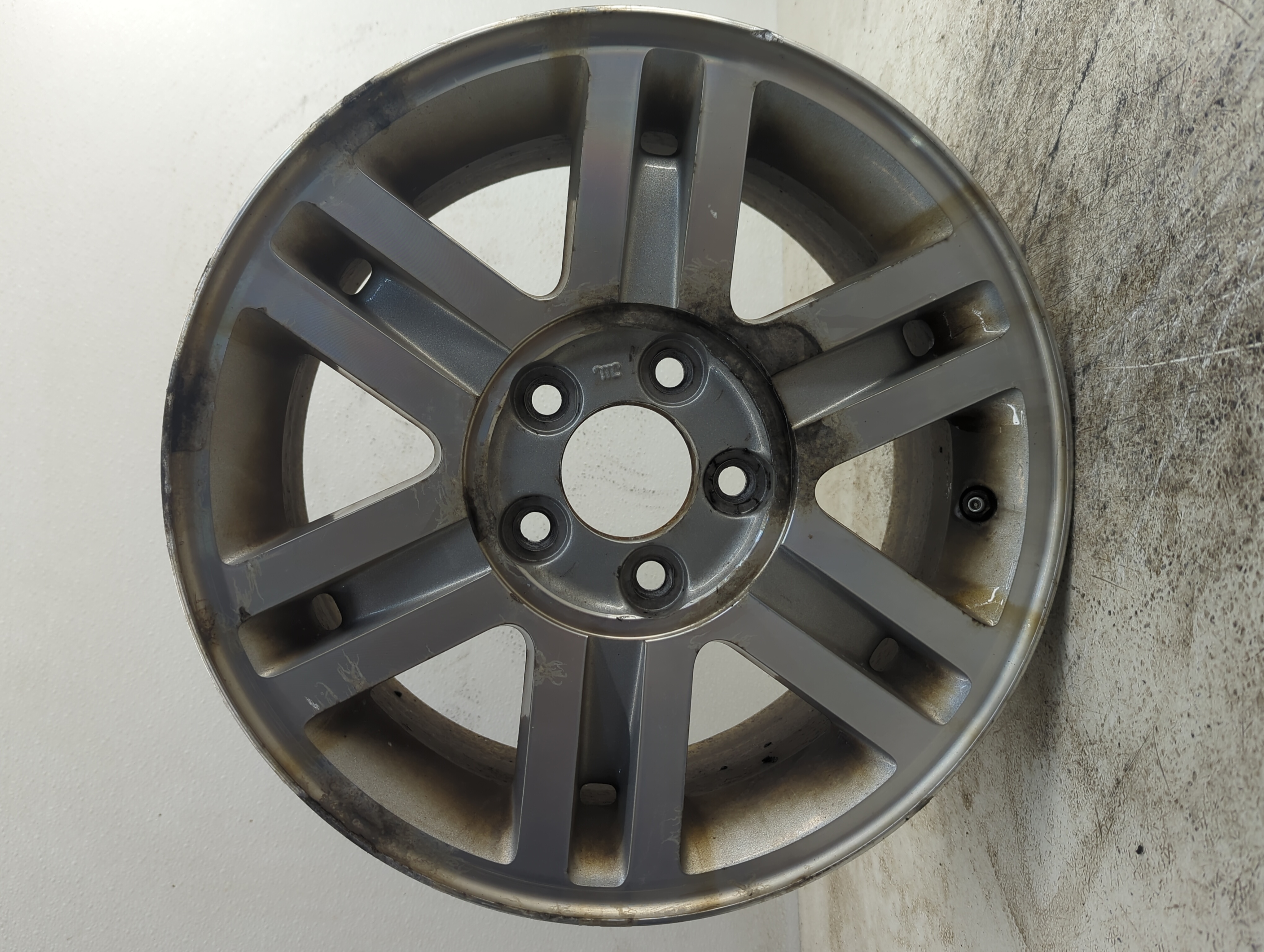 2002-2005 Mercury Mountaineer Oem Wheel Rim 1194434 - Oemusedautoparts1.com