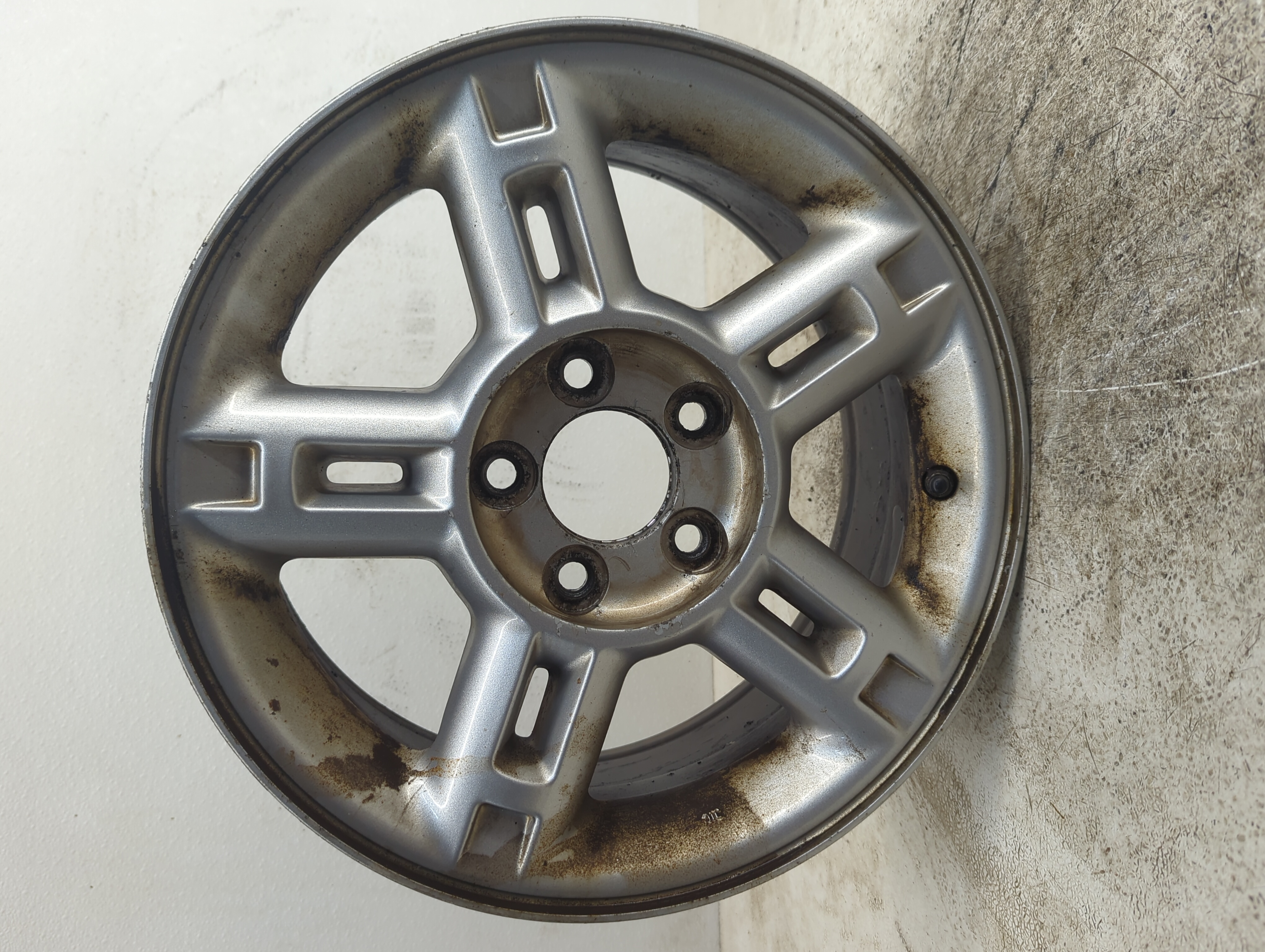 2004-2005 Ford Explorer Oem Wheel Rim 1194864 - Oemusedautoparts1.com