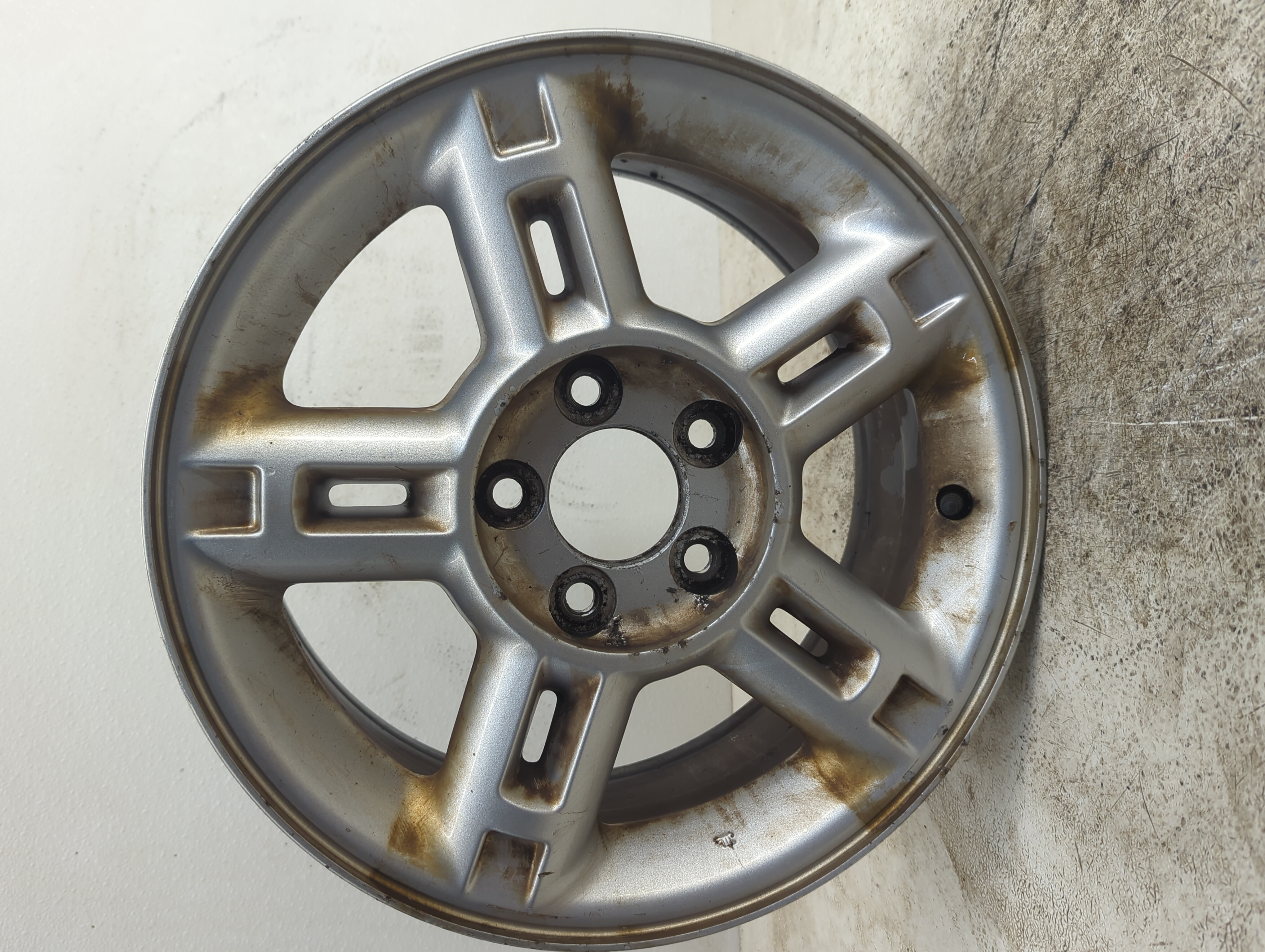 2004-2005 Ford Explorer Oem Wheel Rim 1194866 - Oemusedautoparts1.com