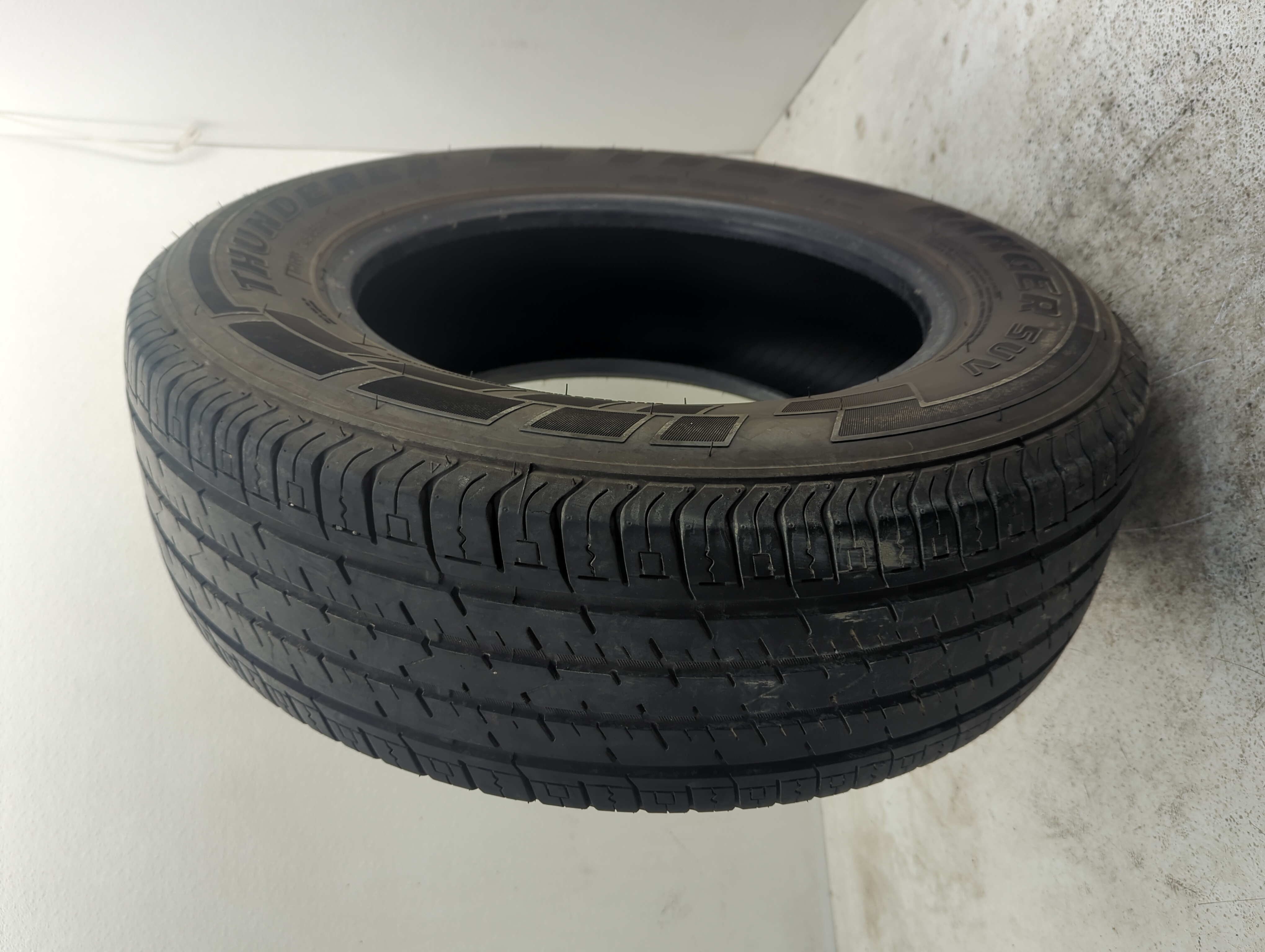 Picture of Used Tire 245/65R17 THUNDERER RANGER SUV 111H - Tread Depth 7/32