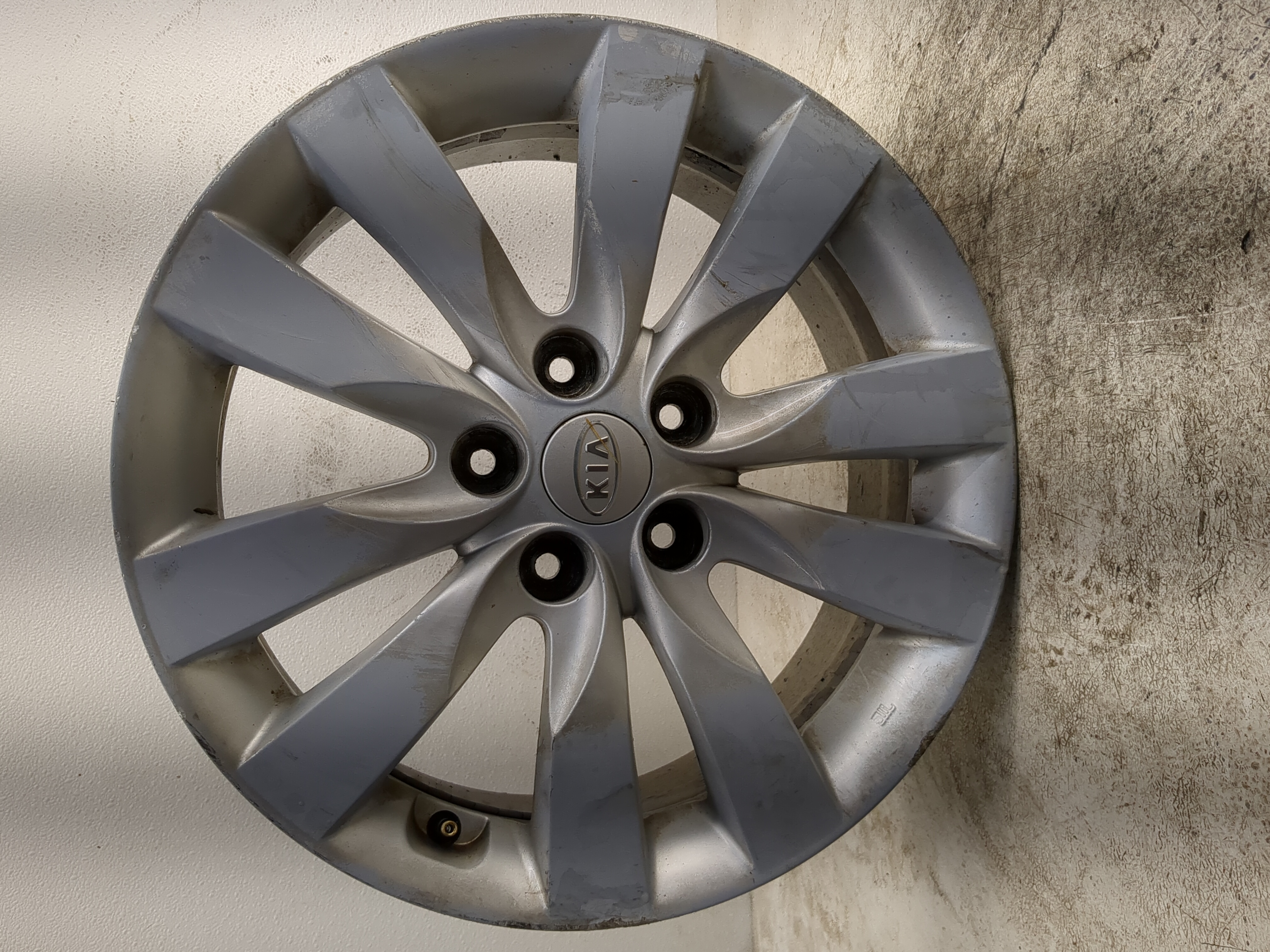 2010-2013 Kia Forte Oem Wheel Rim 1204975 - Oemusedautoparts1.com