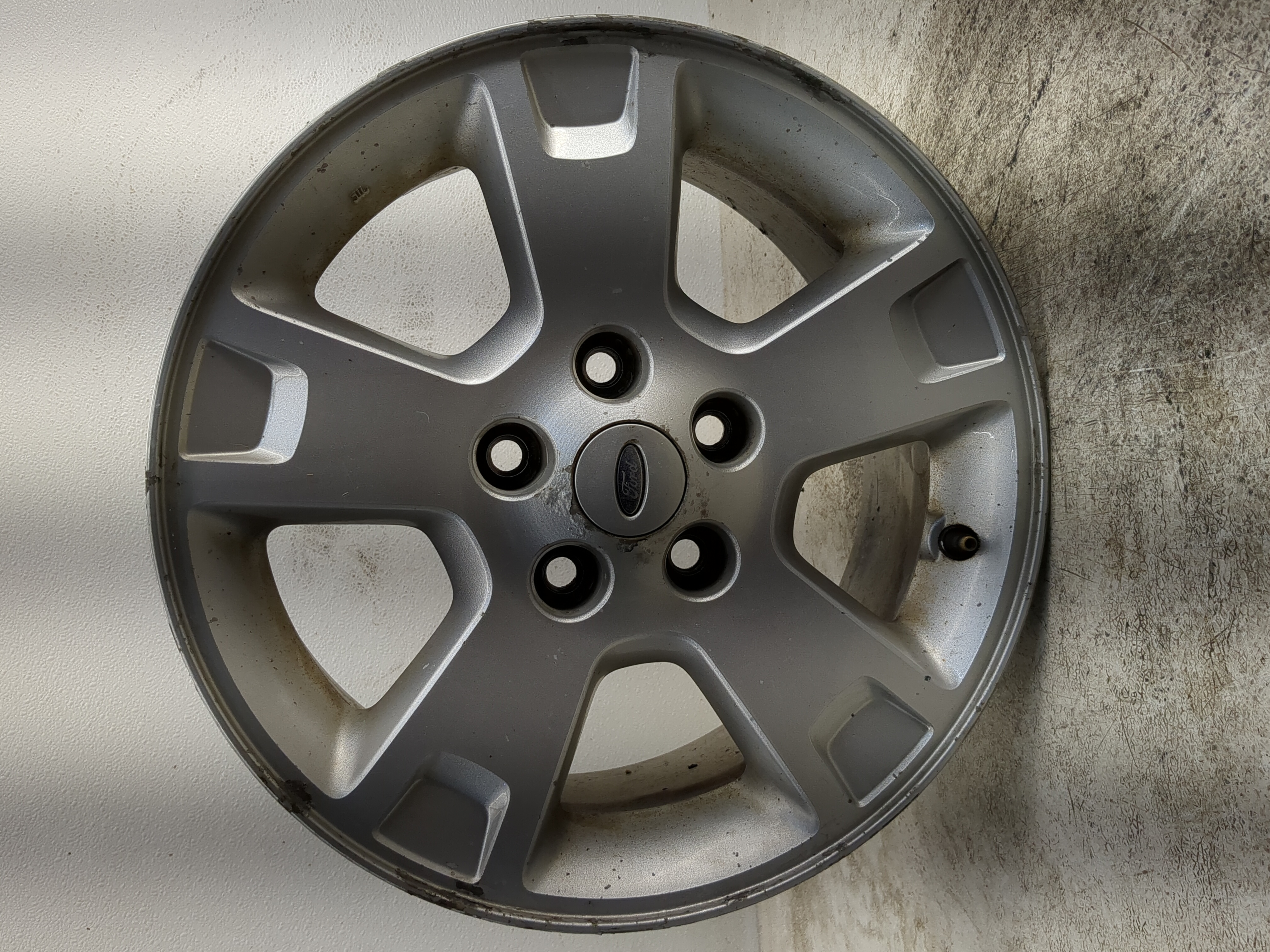 2002-2004 Ford Explorer Oem Wheel Rim 1205043 - Oemusedautoparts1.com