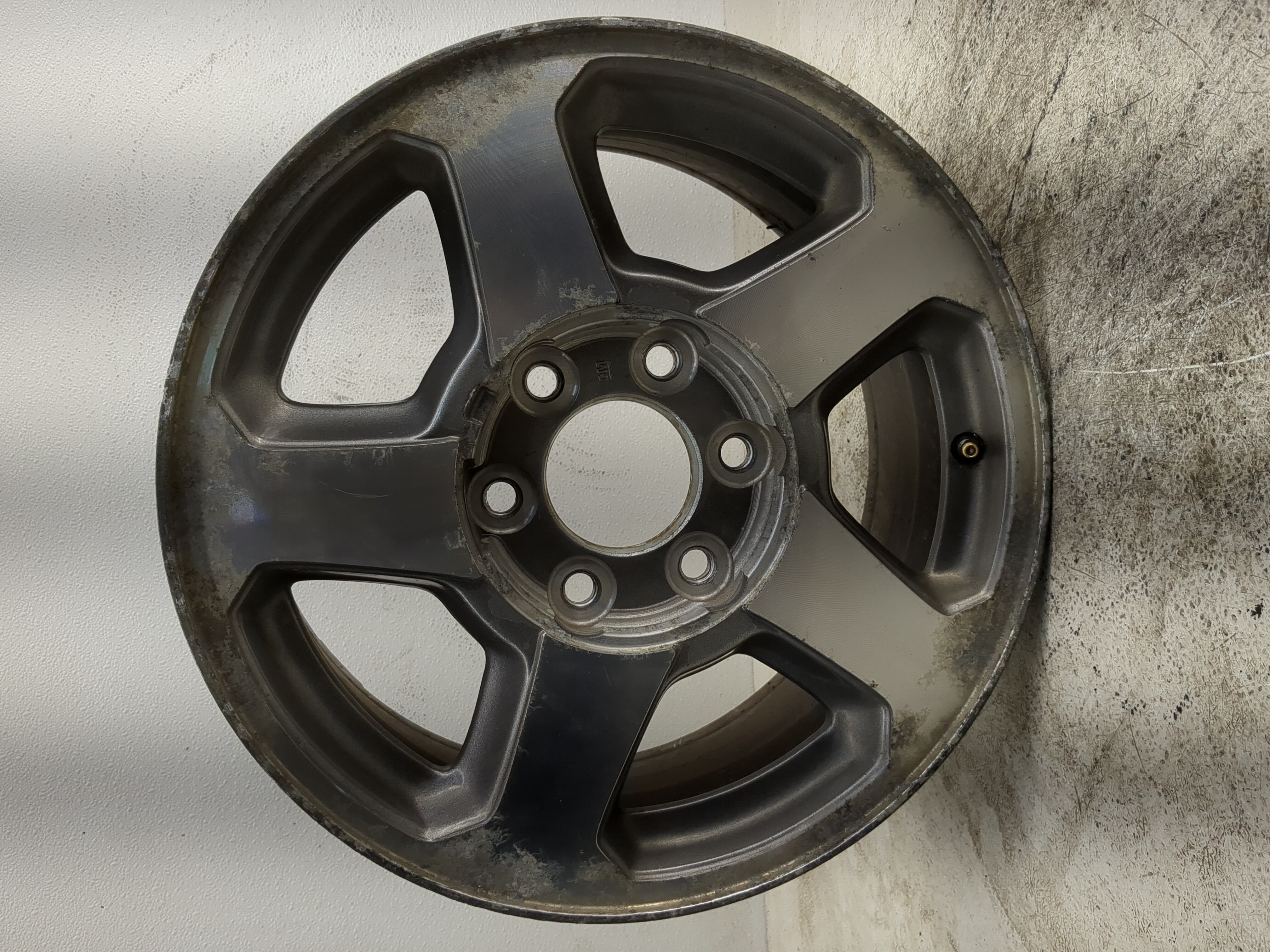 2002-2006 Chevrolet Trailblazer Oem Wheel Rim 1208540 - Oemusedautoparts1.com