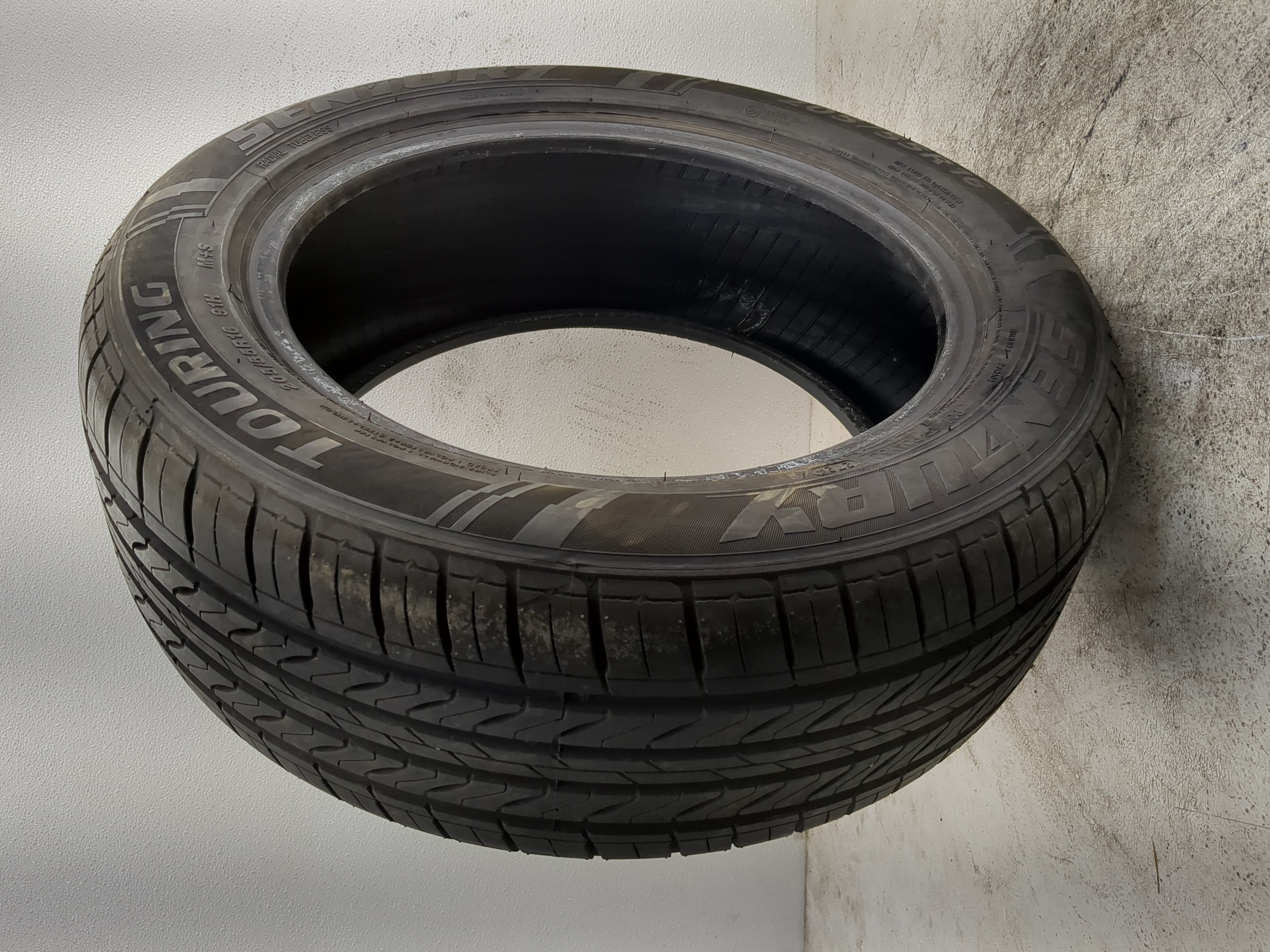 Picture of Used Tire 205/55R16 SENTURY TOURING 91H - Tread Depth 9.5/32