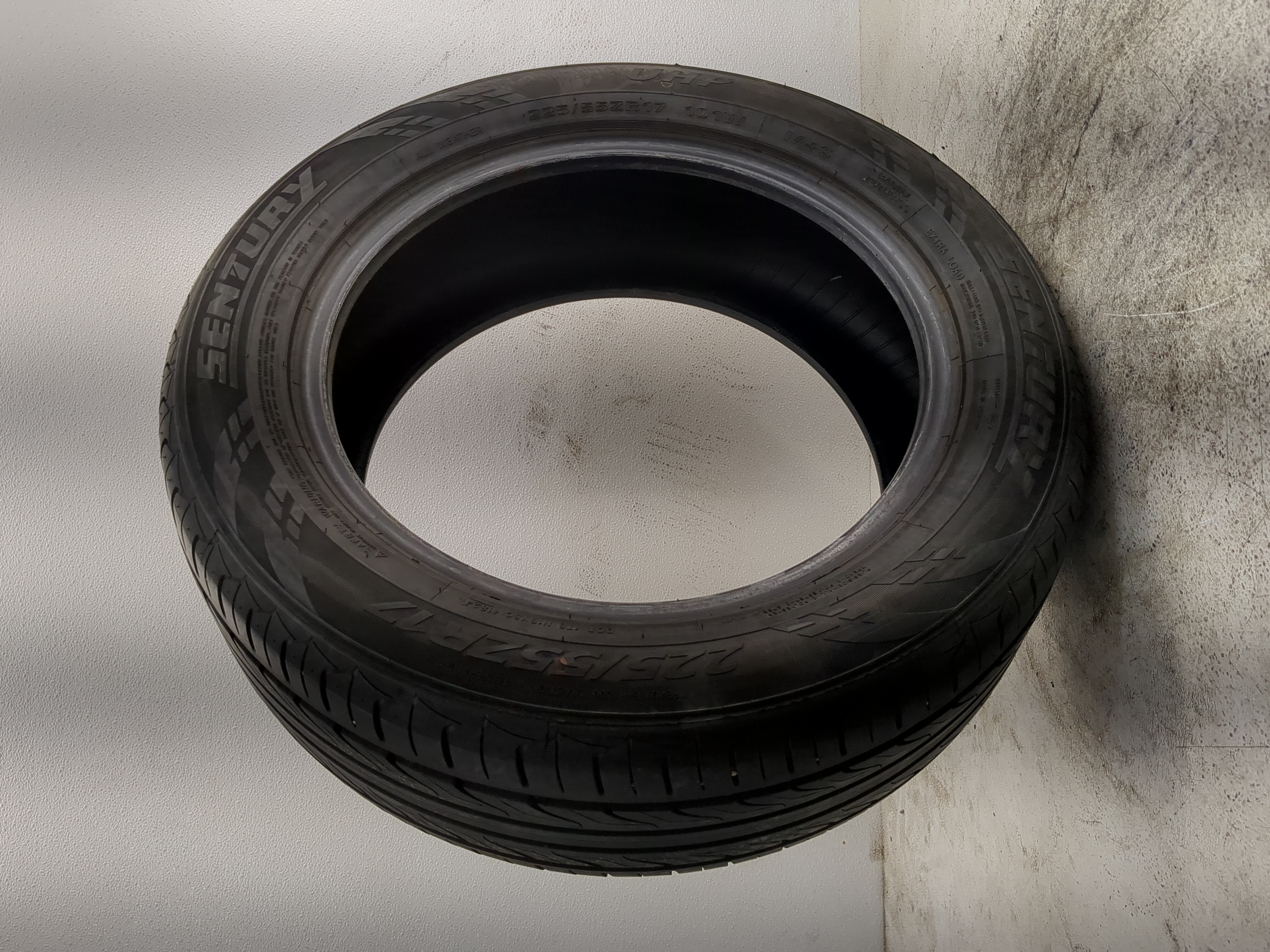 Picture of Used Tire 225/55ZR17 SENTURY UHP 101W - Tread Depth 8/32