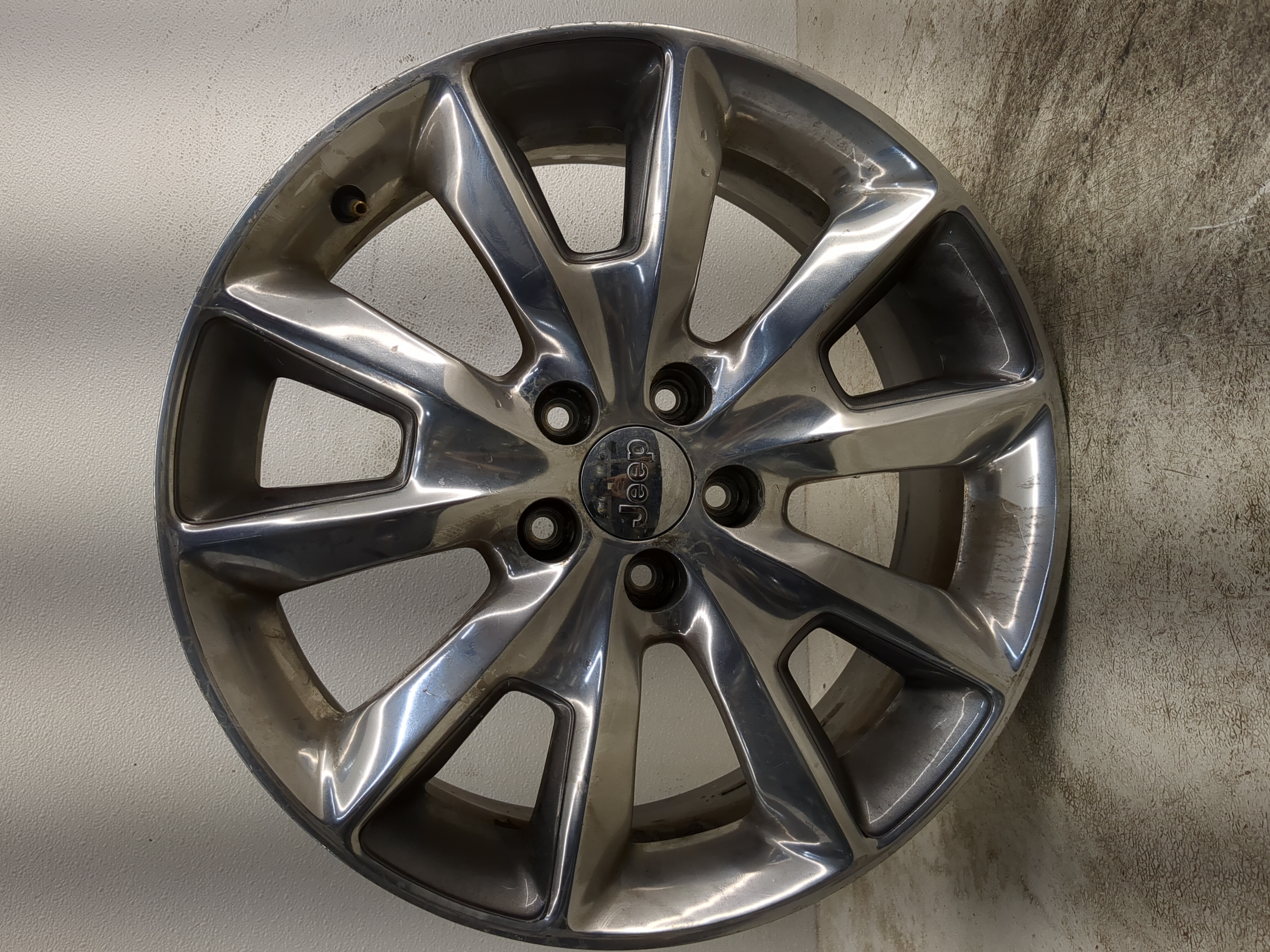 2014-2018 Jeep Cherokee Oem Wheel Rim 1209800 - Oemusedautoparts1.com