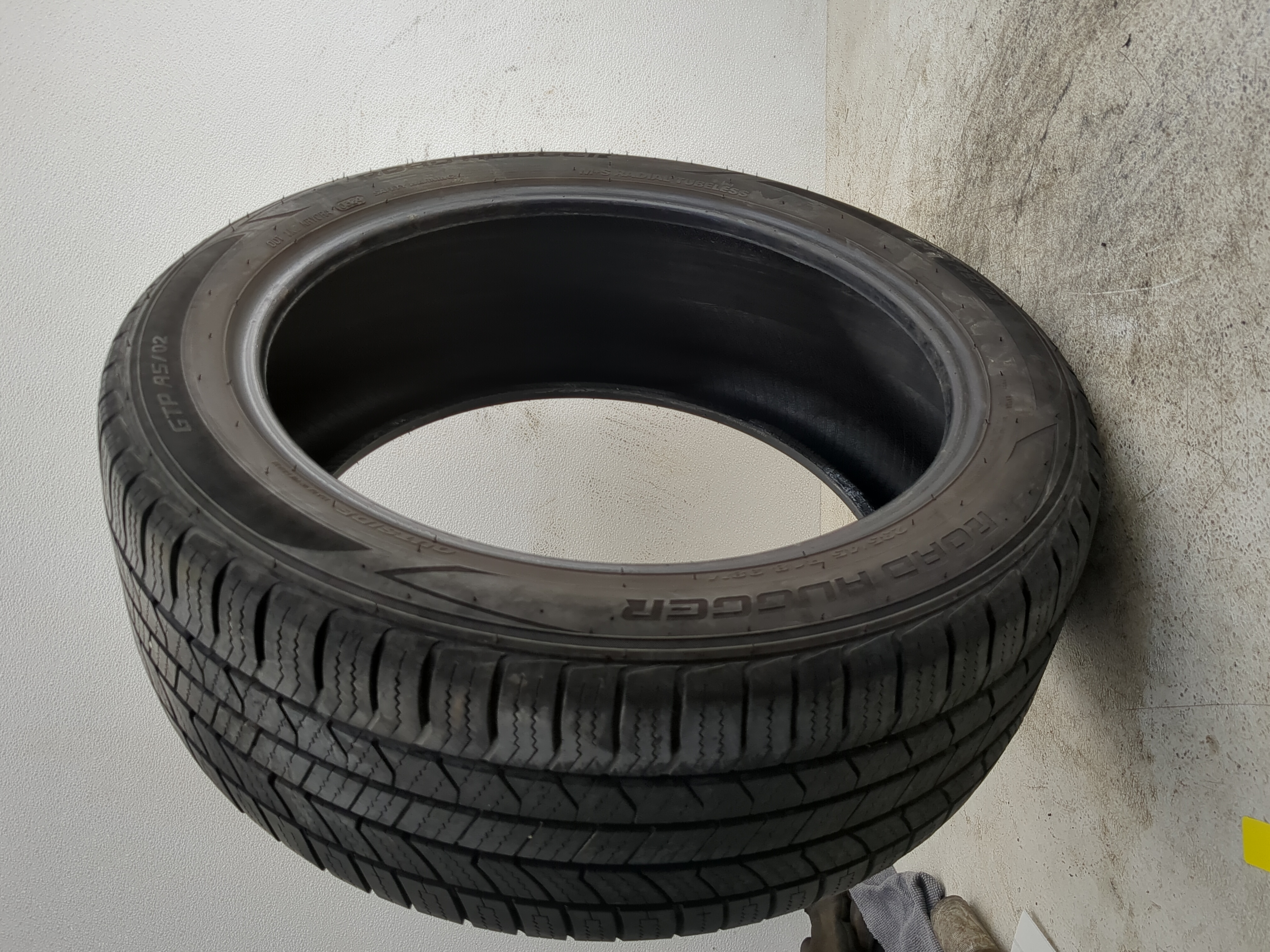 Picture of Used Tire 235/45R18 ROAD HUGGER GTP AS/02 98V - Tread Depth 8/32