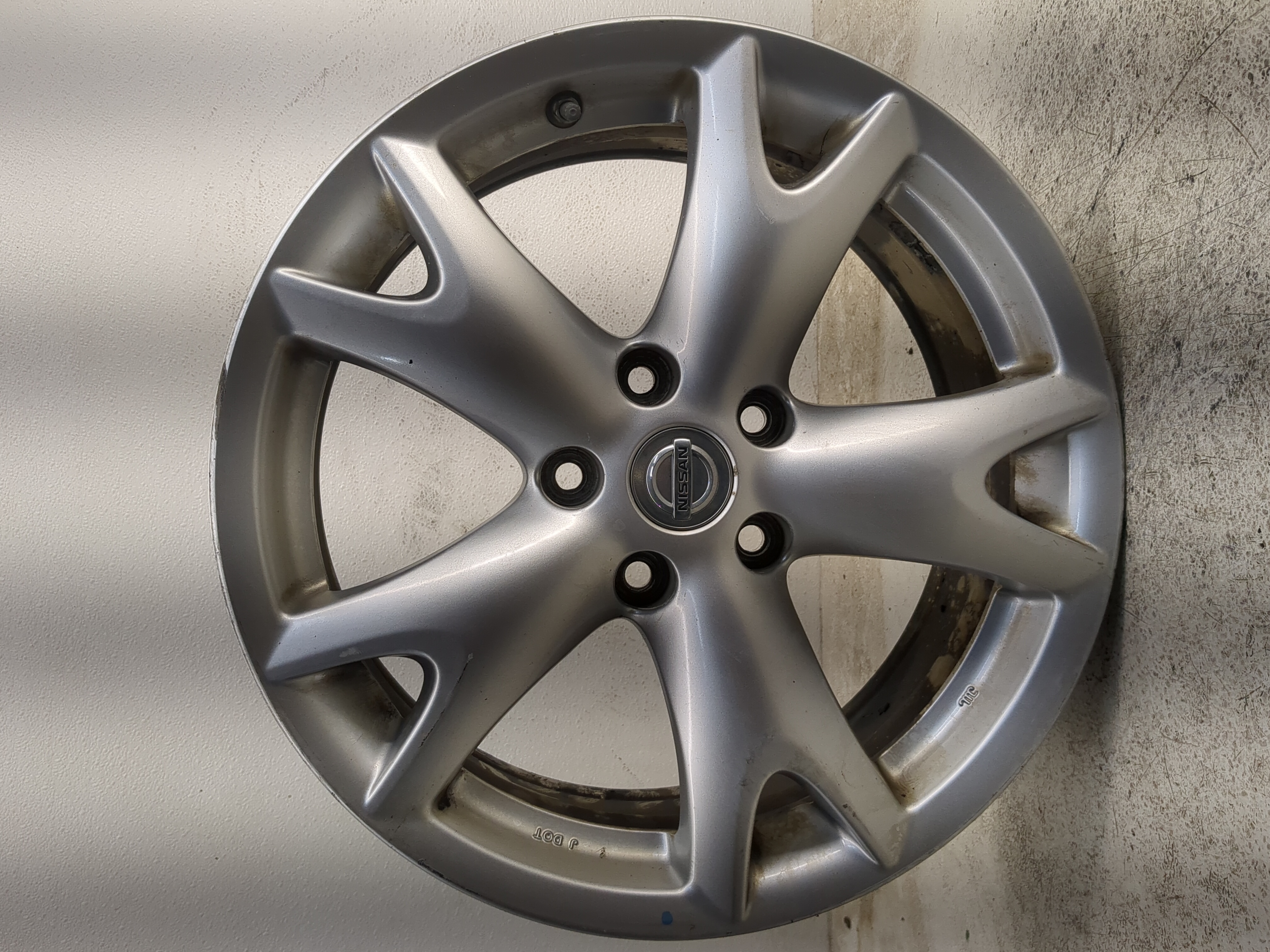 Picture of 2008-2012 Nissan Rogue Oem Wheel Rim 1211535