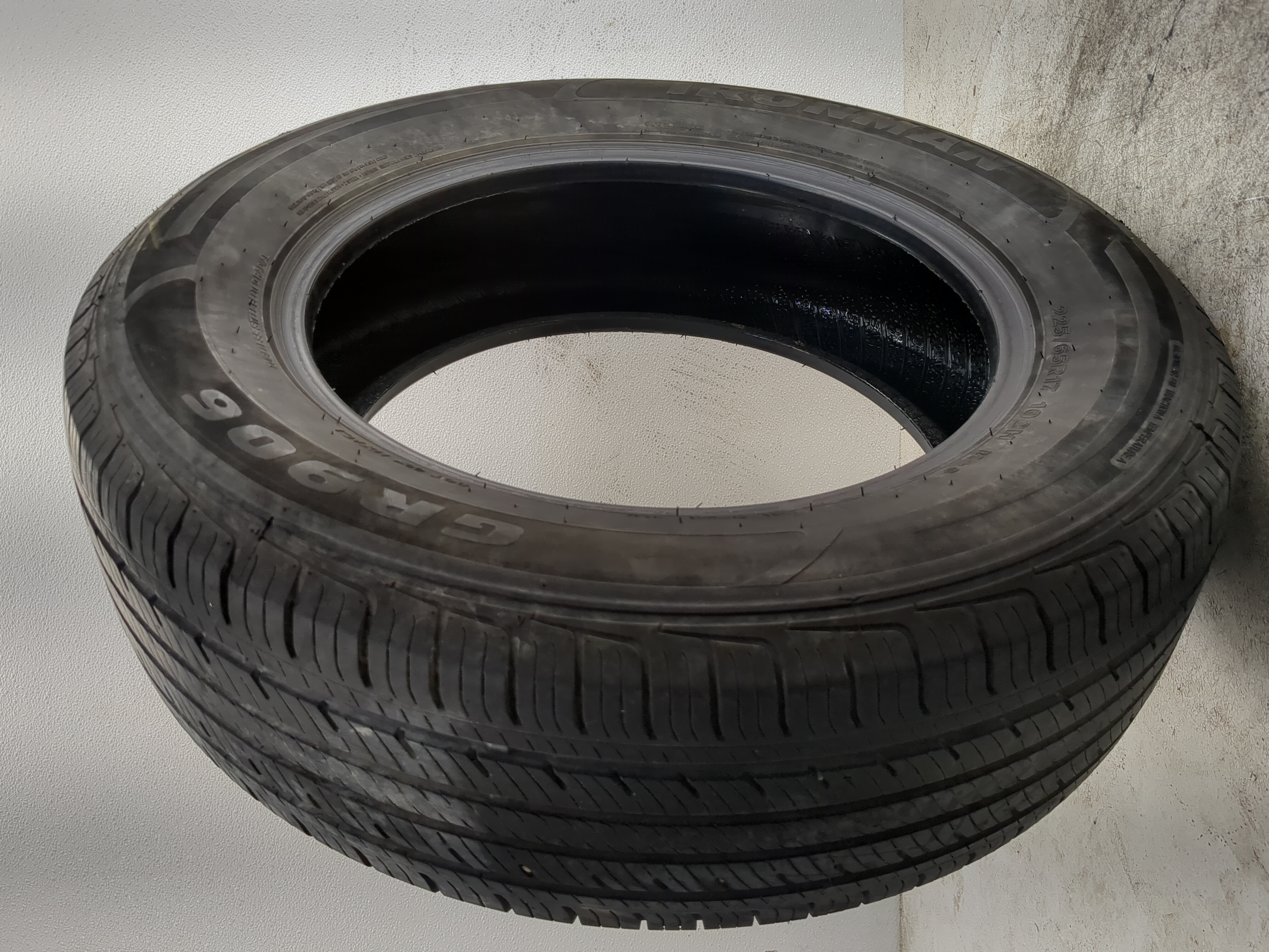 Used Tire 225/65R17 IRONMAN GR906 102H - Tread Depth 8.5/32 - Oemusedautoparts1.com