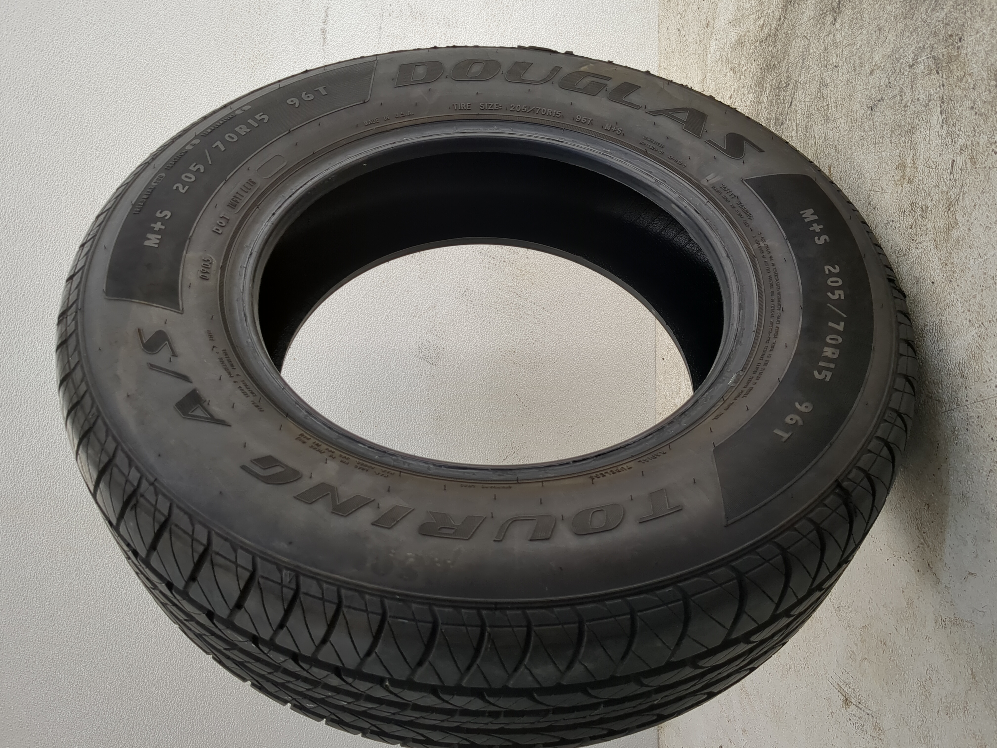 Used Tire 205/70R15 DOUGLAS TOURING A/S 96T - Tread Depth 7/32 - Oemusedautoparts1.com