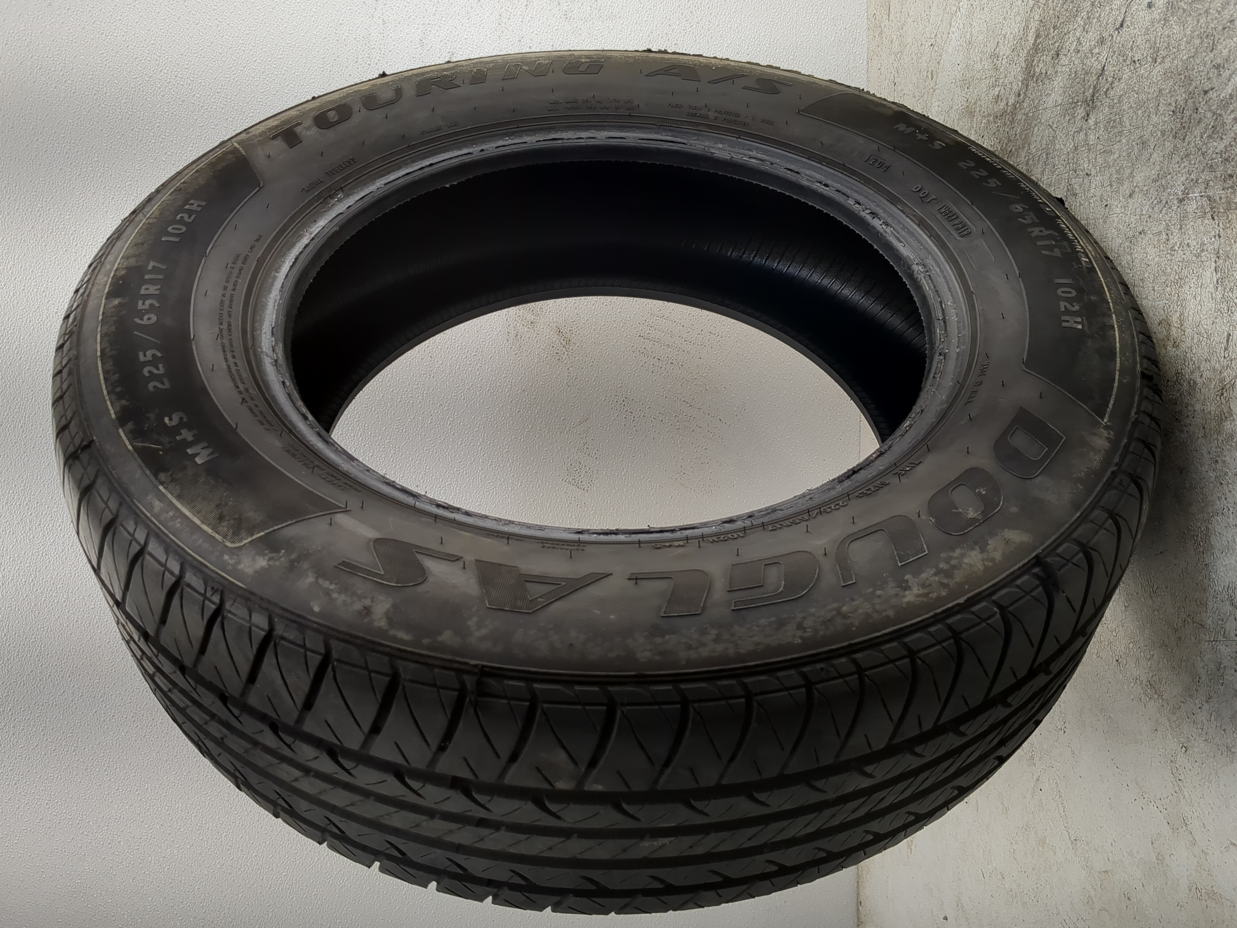 Used Tire 225/65R17 DOUGLAS TOURING A/S 102H - Tread Depth 6/32 - Oemusedautoparts1.com