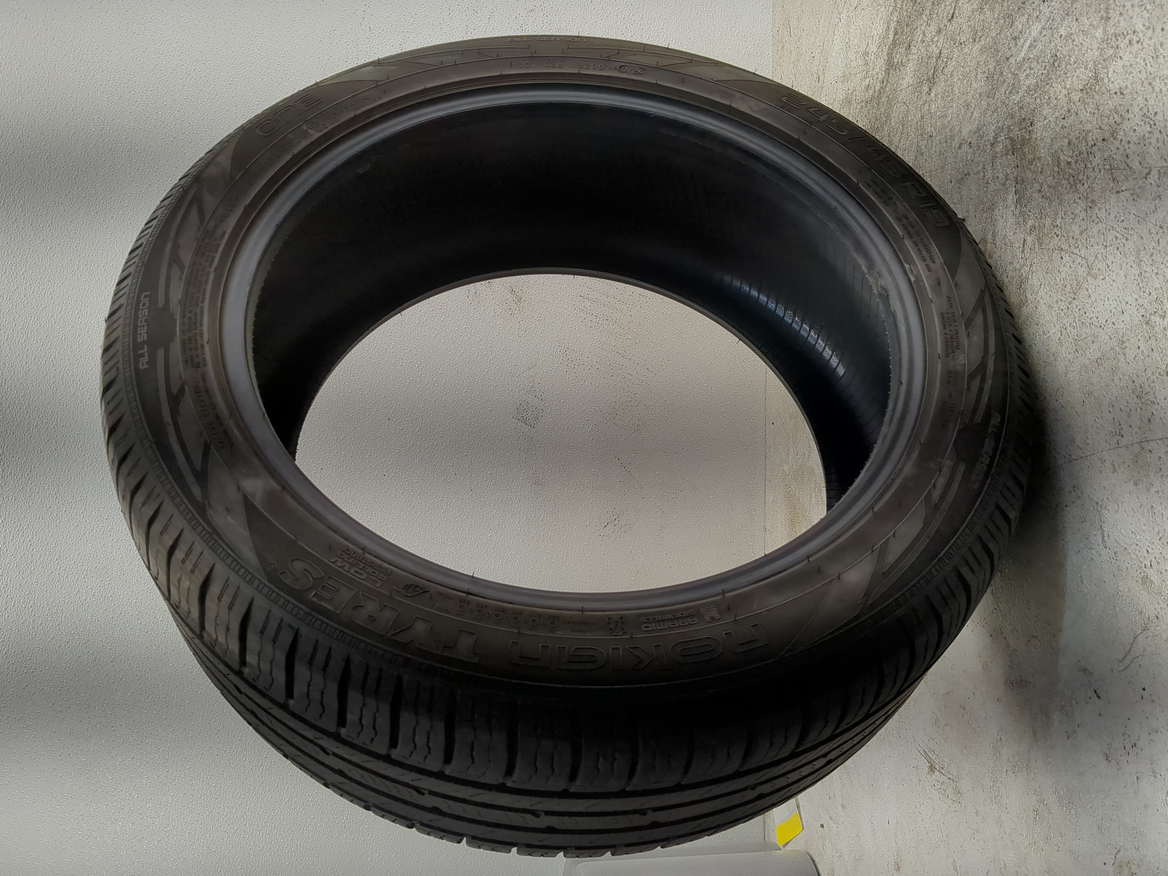 Used Tire 245/45R19 NOKIAN TYRE ONE 102V - Tread Depth 9.5/32 - Oemusedautoparts1.com