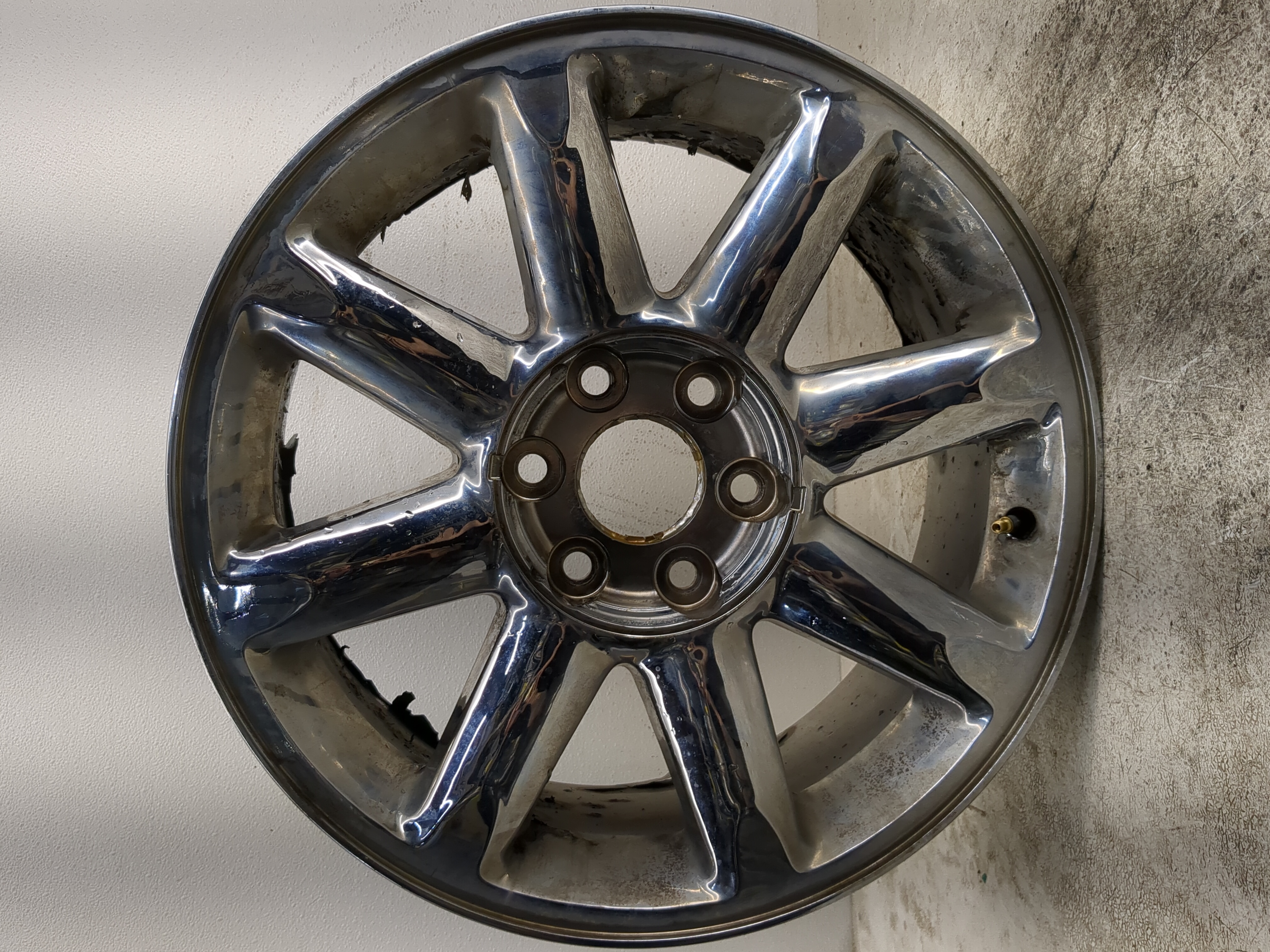 2007-2014 Gmc Yukon Oem Wheel Rim 1213590 - Oemusedautoparts1.com