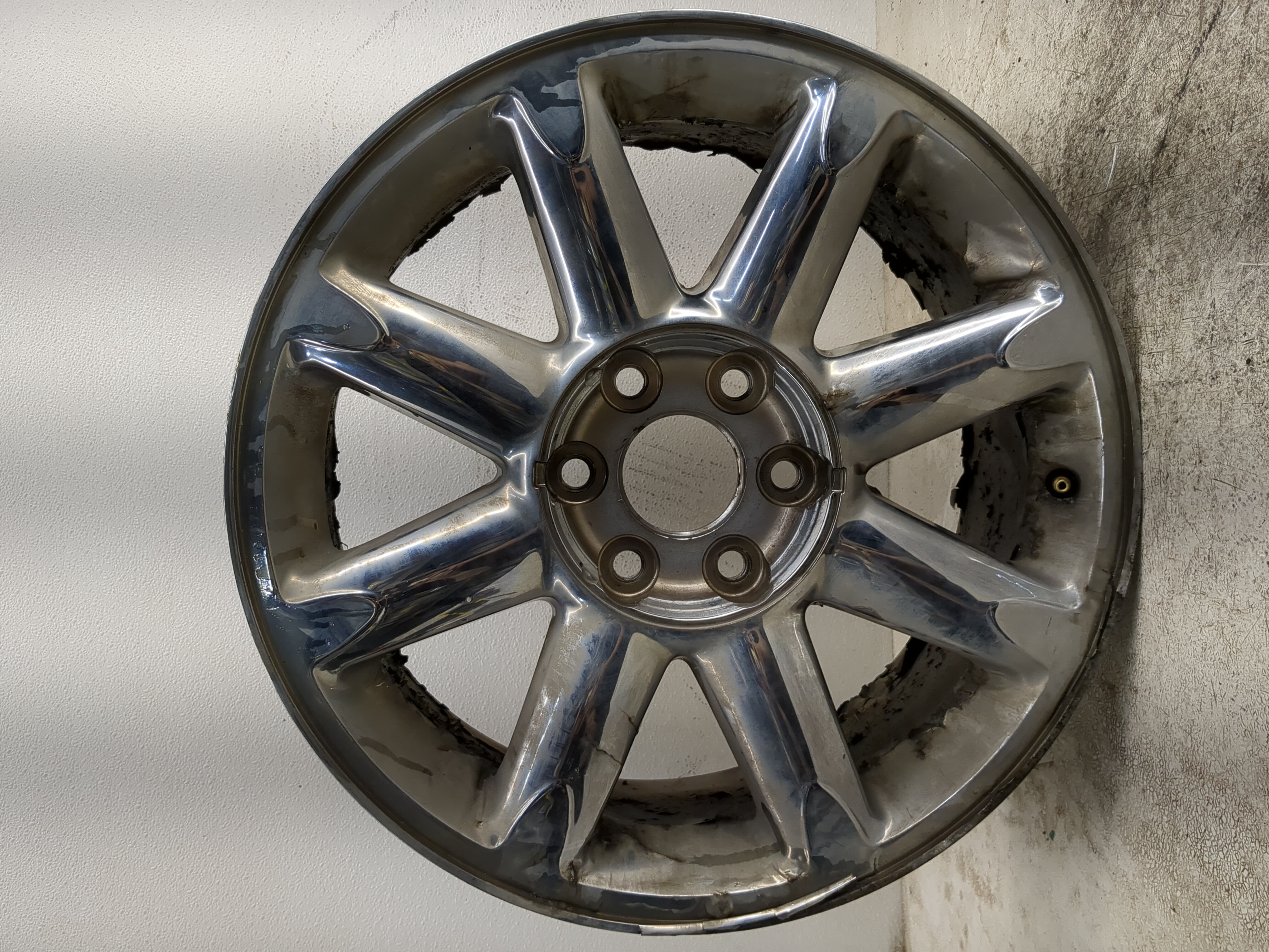 2007-2014 Gmc Yukon Oem Wheel Rim 1213591 - Oemusedautoparts1.com