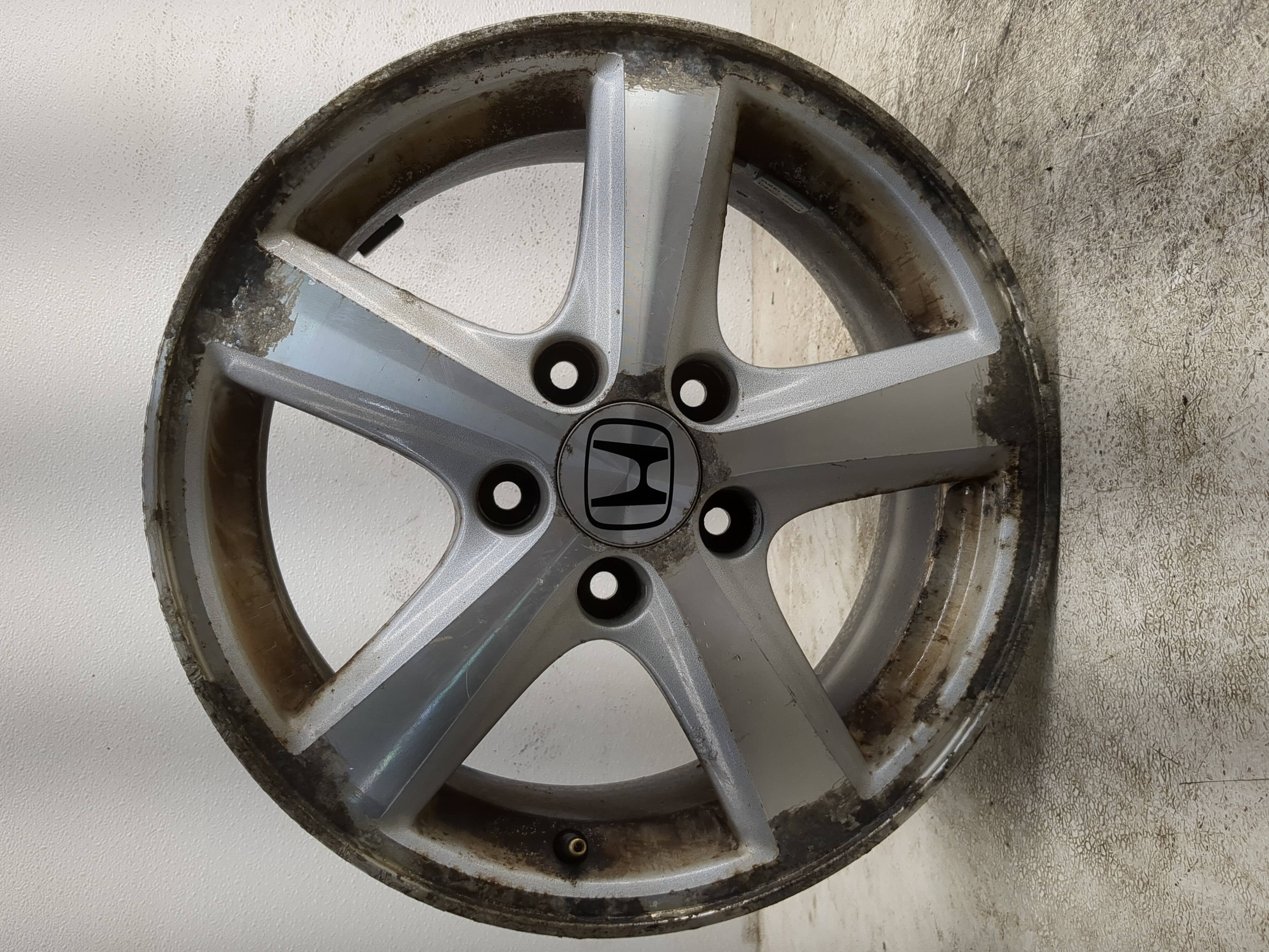 2003-2005 Honda Accord Oem Wheel Rim 1213595 - Oemusedautoparts1.com