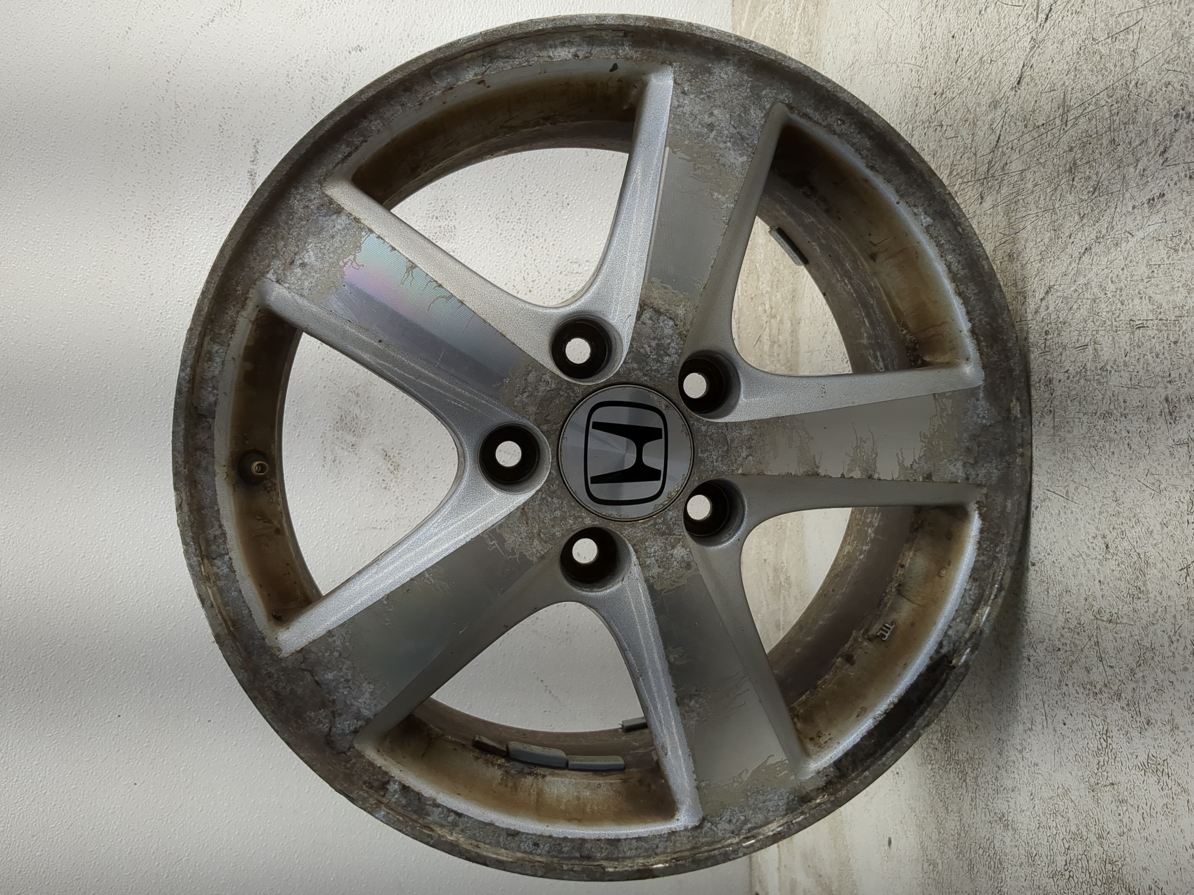 2003-2005 Honda Accord Oem Wheel Rim 1213596 - Oemusedautoparts1.com