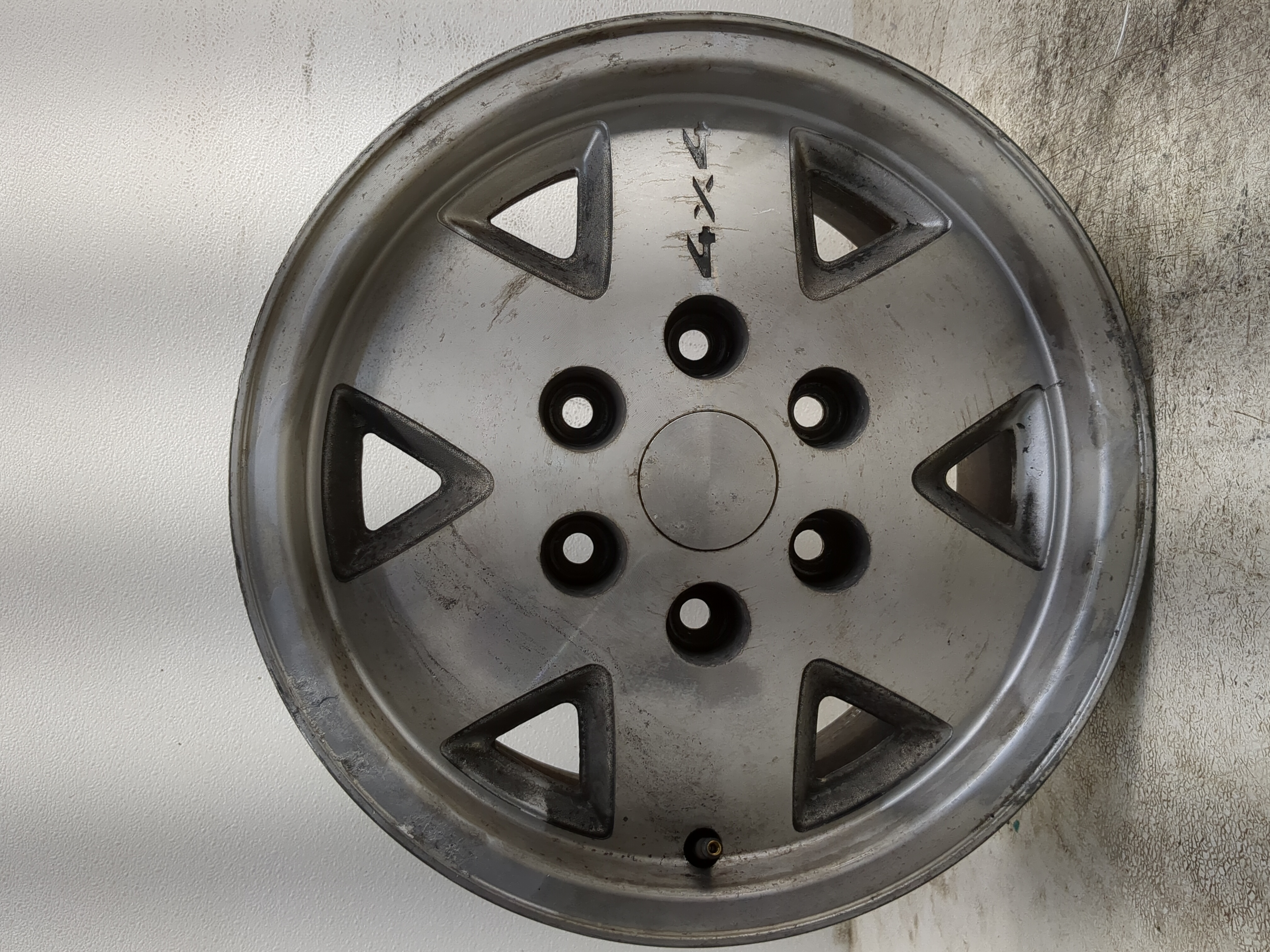 Chevrolet K1500 Oem Wheel Rim 1216498 - Oemusedautoparts1.com