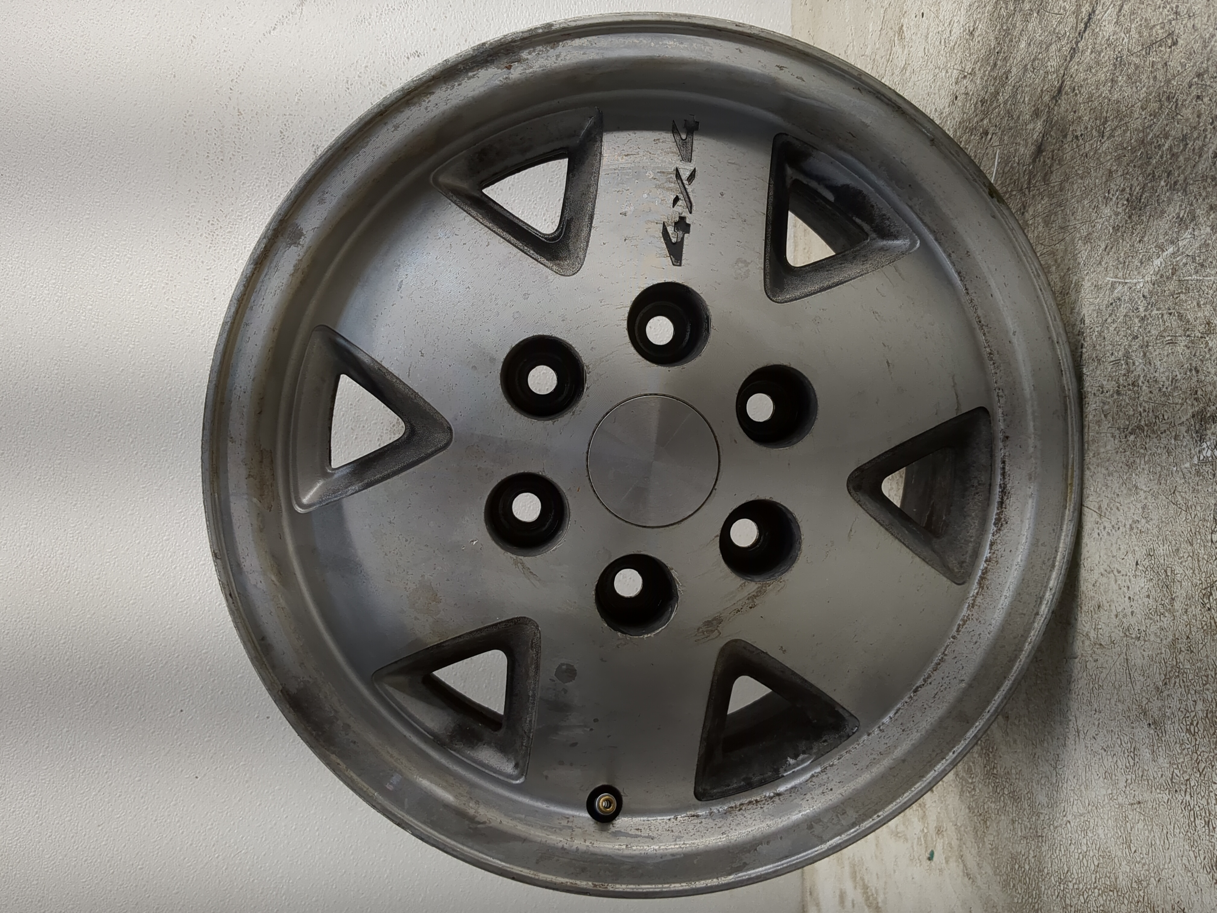 Chevrolet K1500 Oem Wheel Rim 1216499 - Oemusedautoparts1.com