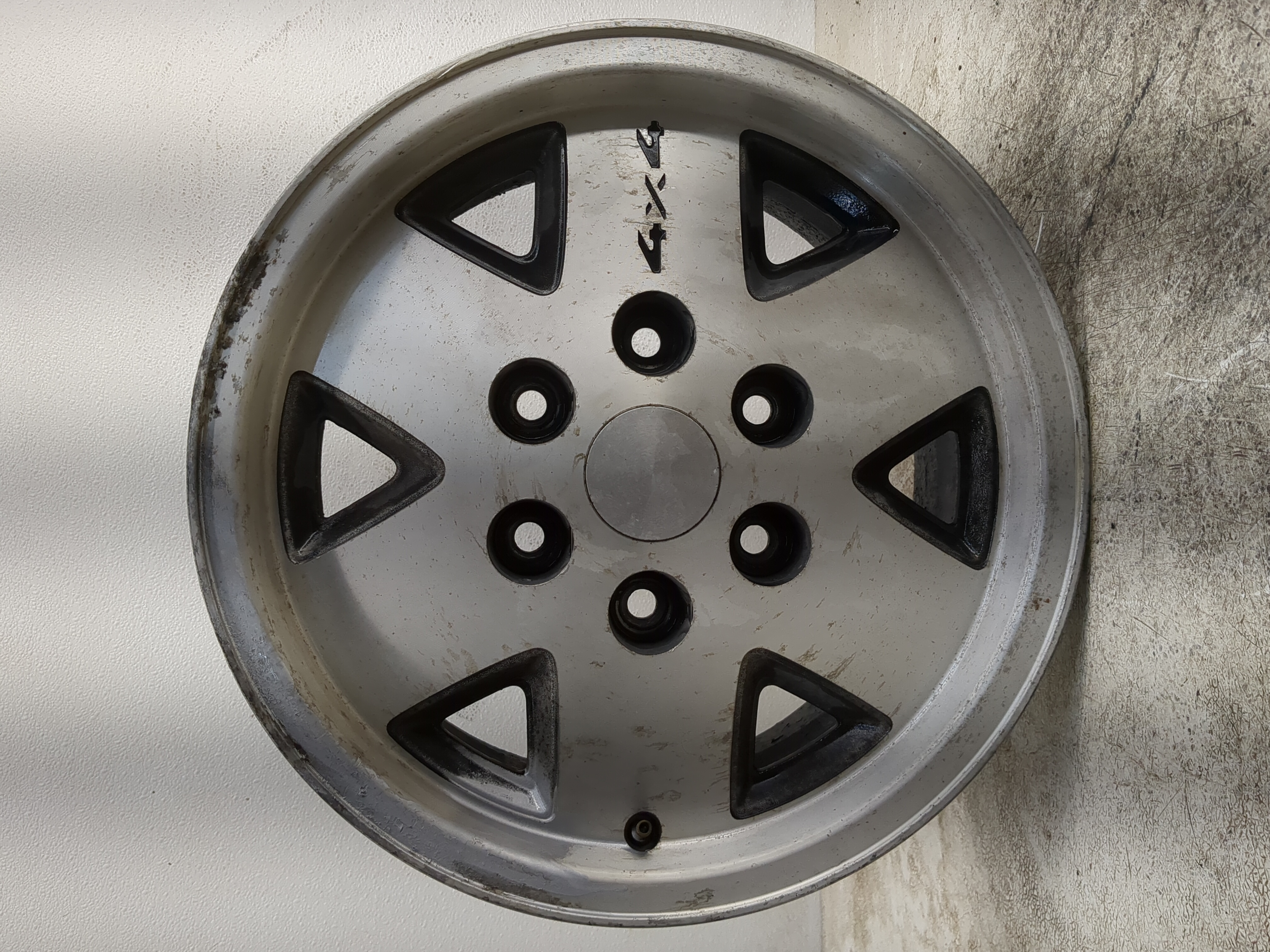 Chevrolet K1500 Oem Wheel Rim 1216503 - Oemusedautoparts1.com