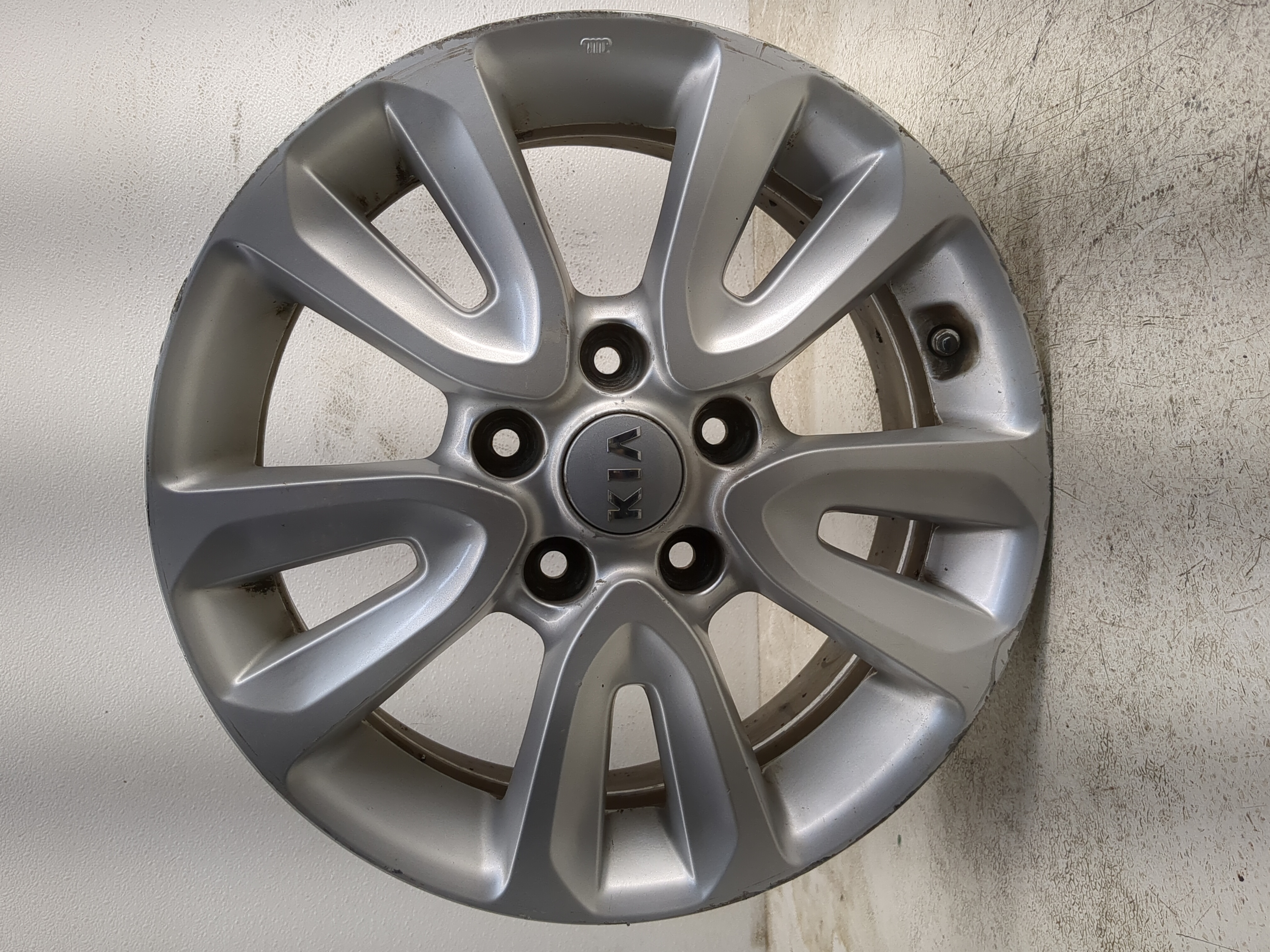 2012-2013 Kia Soul Oem Wheel Rim 1216521 - Oemusedautoparts1.com